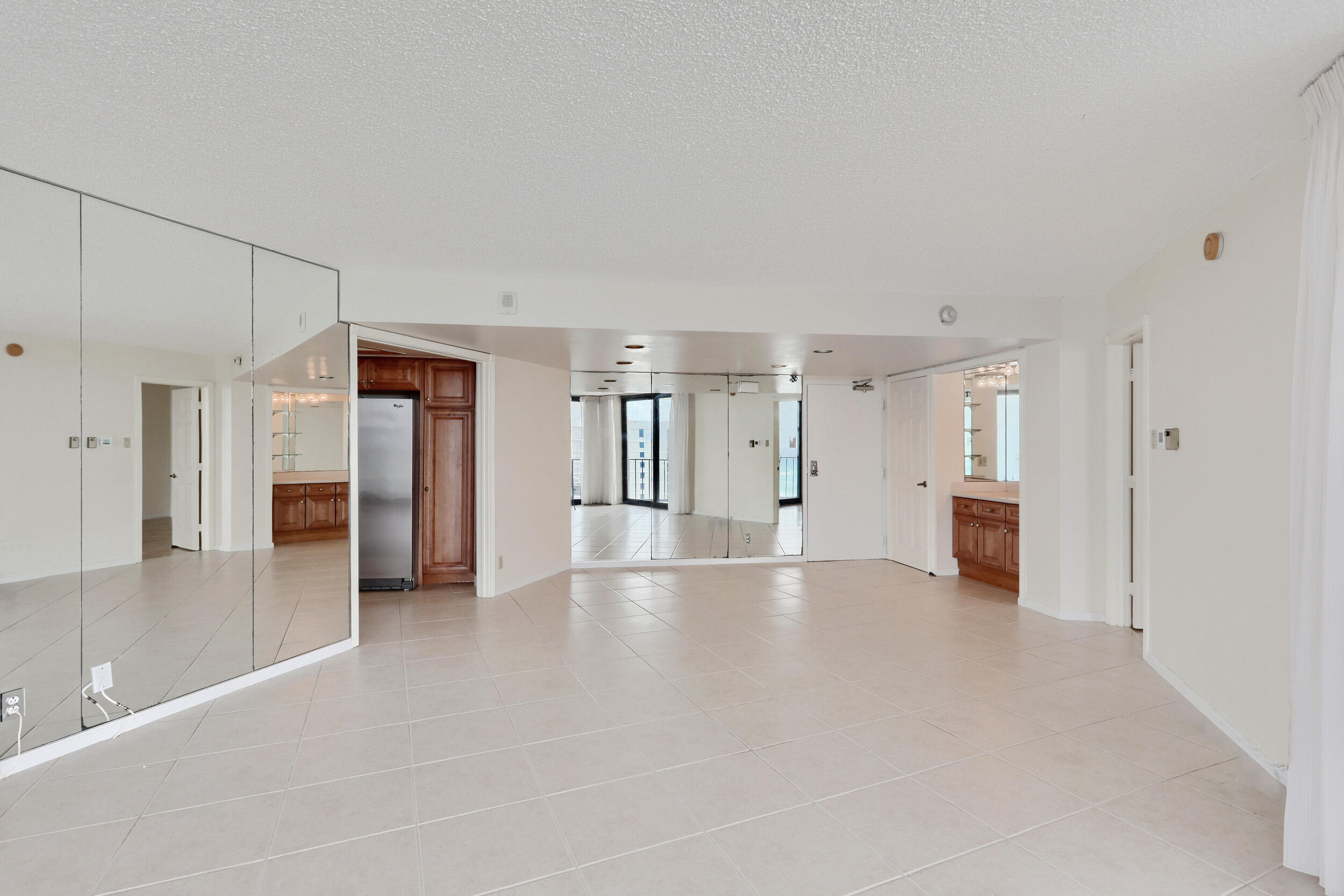 5420 N Ocean Drive 2404 Property Photo 13