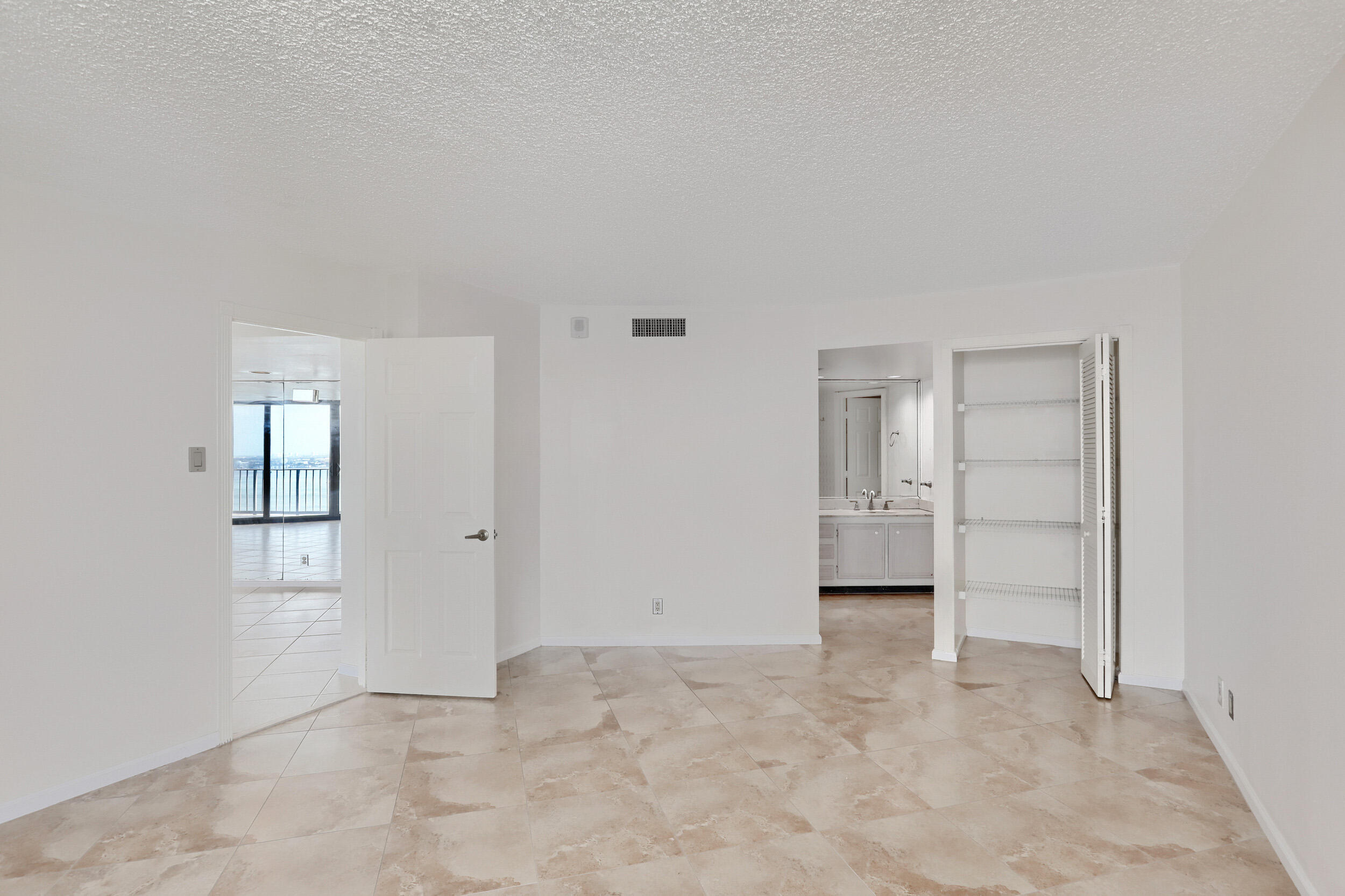 5420 N Ocean Drive 2404 Property Photo 28