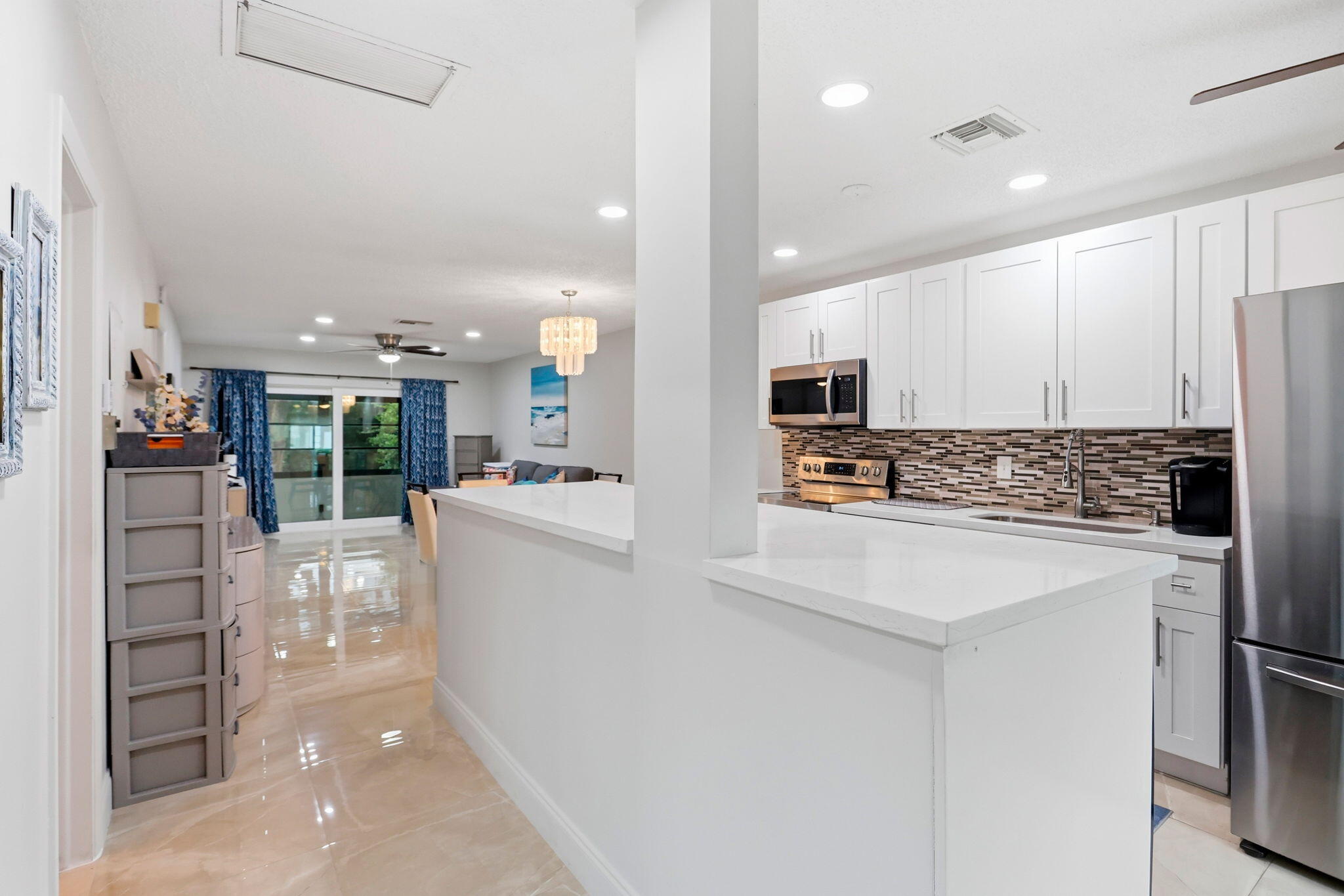 13984 VIA FLORA C Property Photo 1