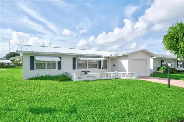 1590 Sw 13th Terrace Property Photo 3
