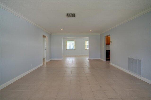 1590 Sw 13th Terrace Property Photo 6
