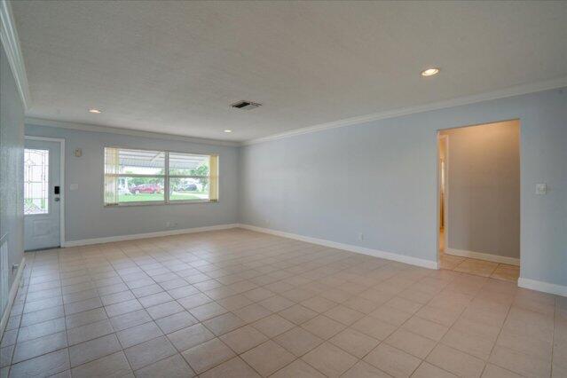 1590 Sw 13th Terrace Property Photo 11