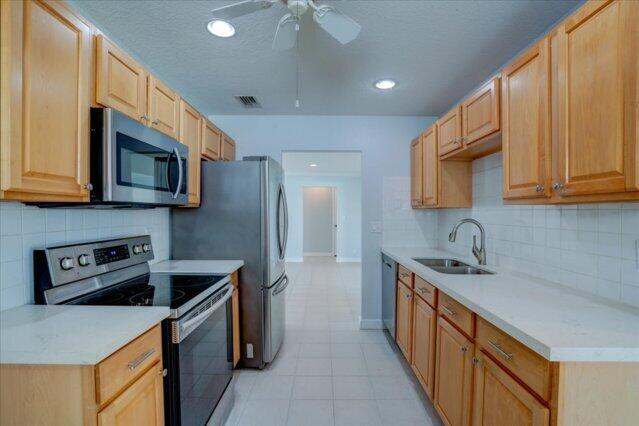 1590 Sw 13th Terrace Property Photo 17