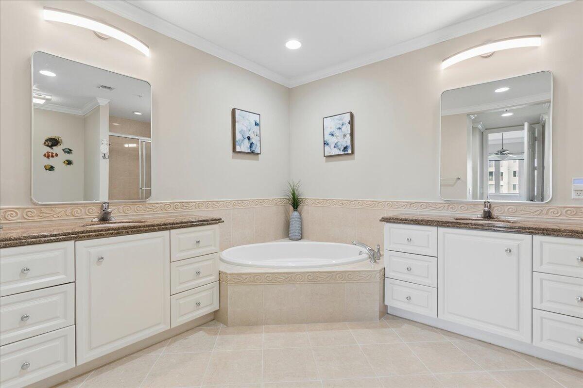 19 Harbour Isle Drive W 202 Property Photo 8