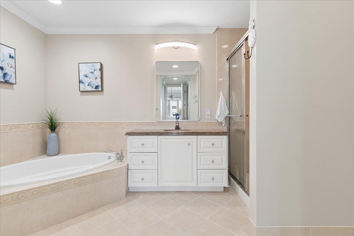 19 Harbour Isle Drive W 202 Property Photo 10