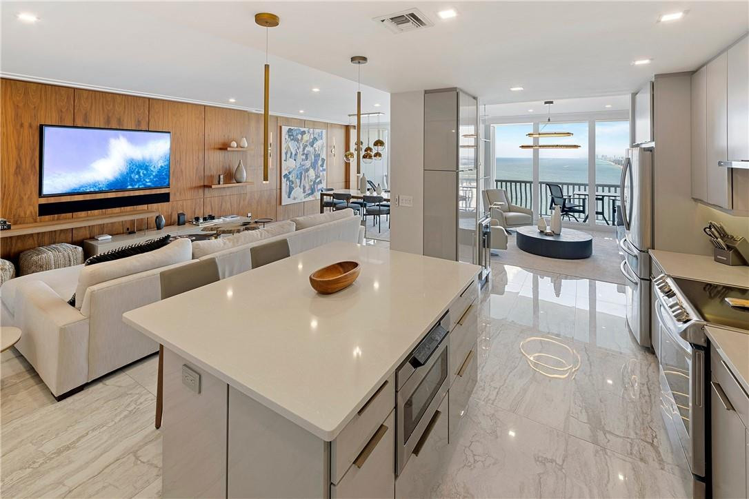 2200 S Ocean Lane 3105 Property Photo 10