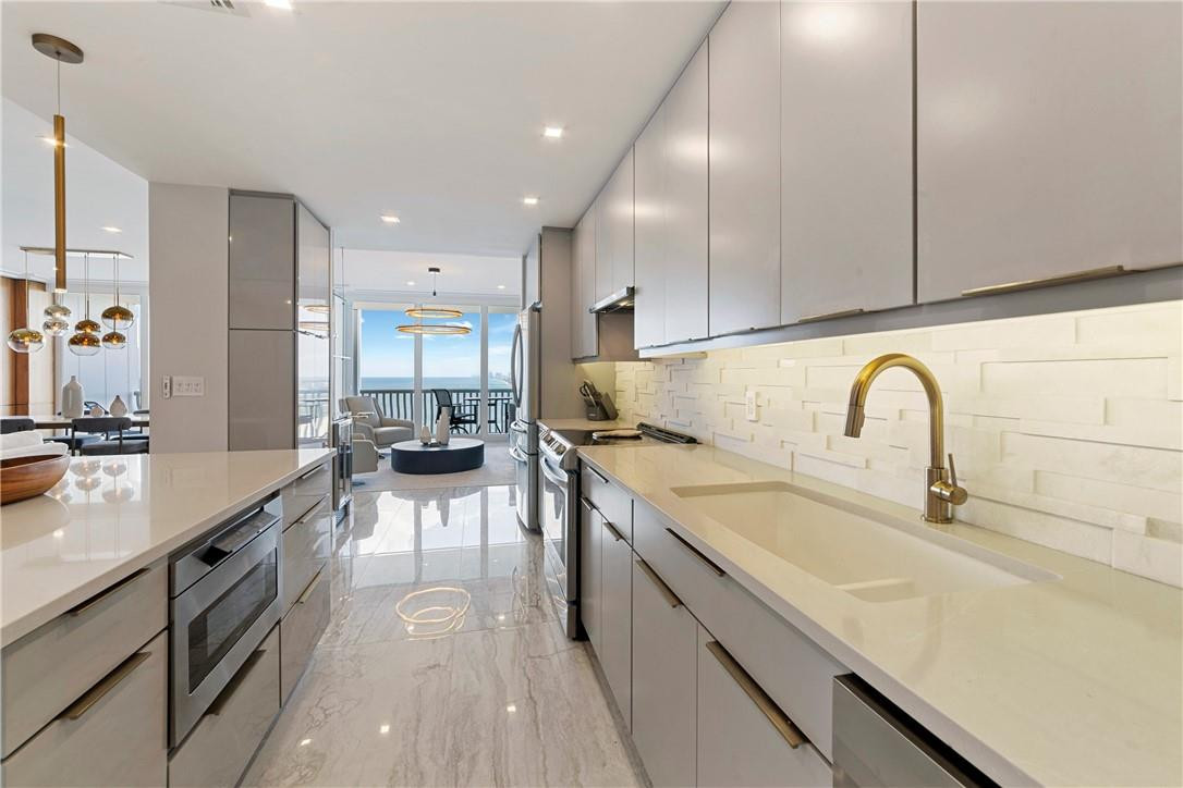 2200 S Ocean Lane 3105 Property Photo 14