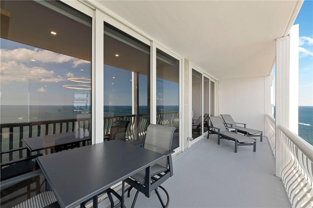 2200 S Ocean Lane 3105 Property Photo 23