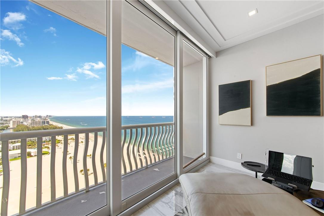 2200 S Ocean Lane 3105 Property Photo 26