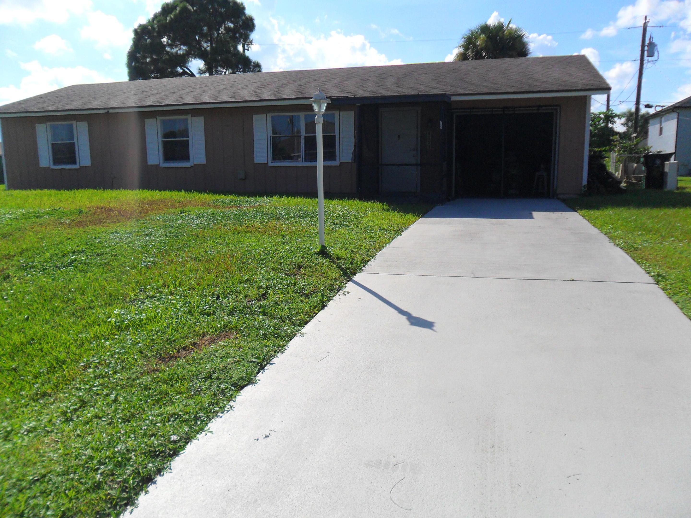 2574 Sw Deckard Street Property Photo 3