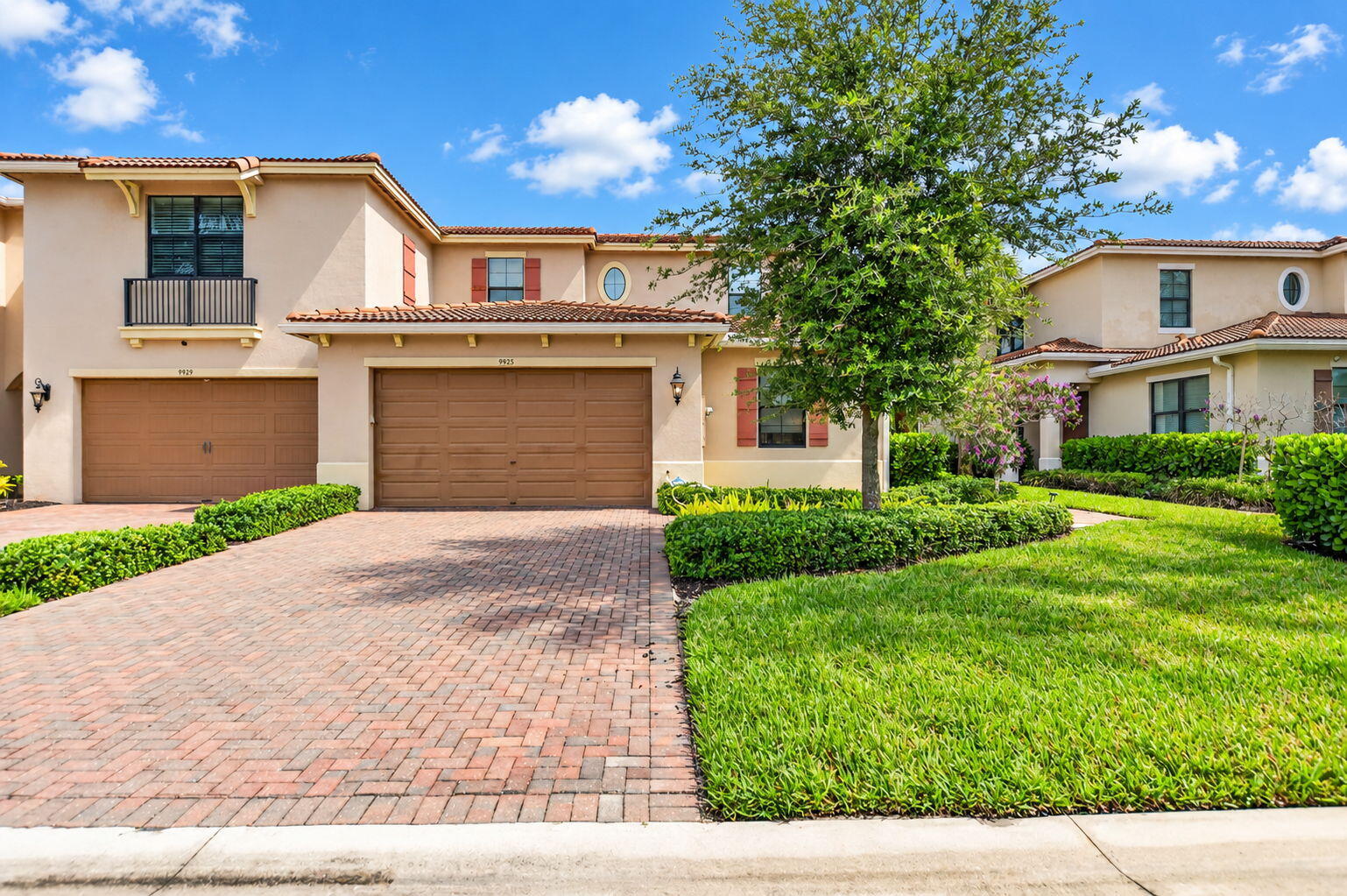 9925 Brickhill Drive Property Photo 1