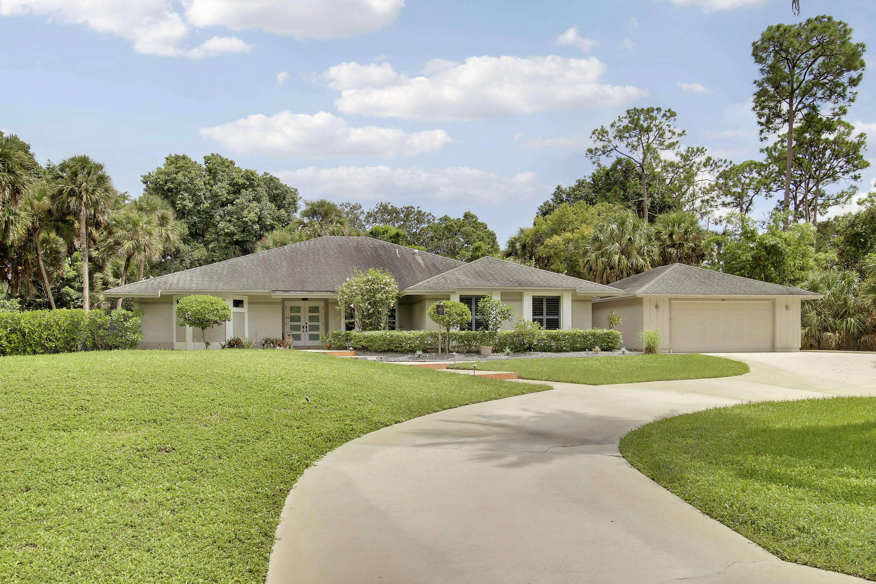 8552 Thousand Pines Circle Property Photo 1