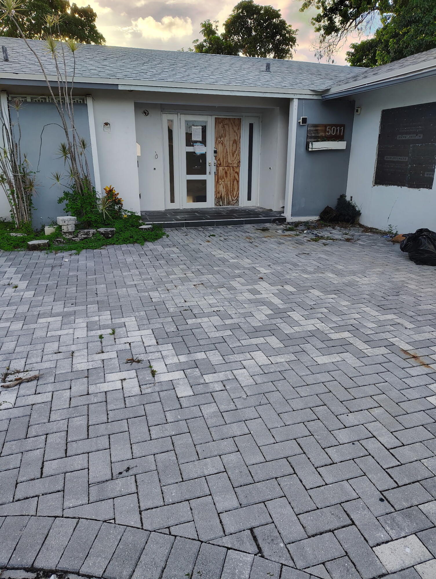 5011 Sago Palm Circle Property Photo 1