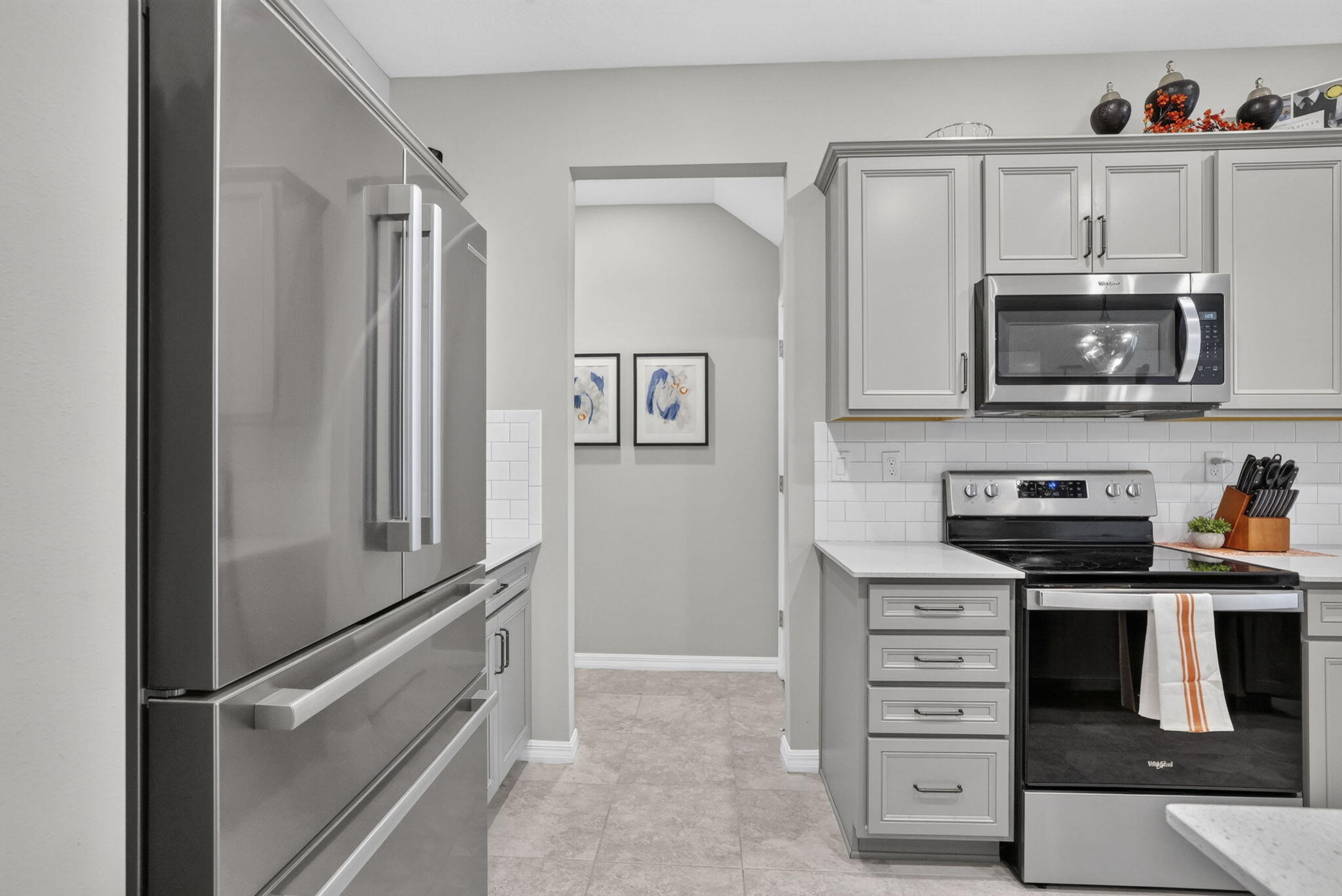 4416 Appleton Circle E Property Photo 5