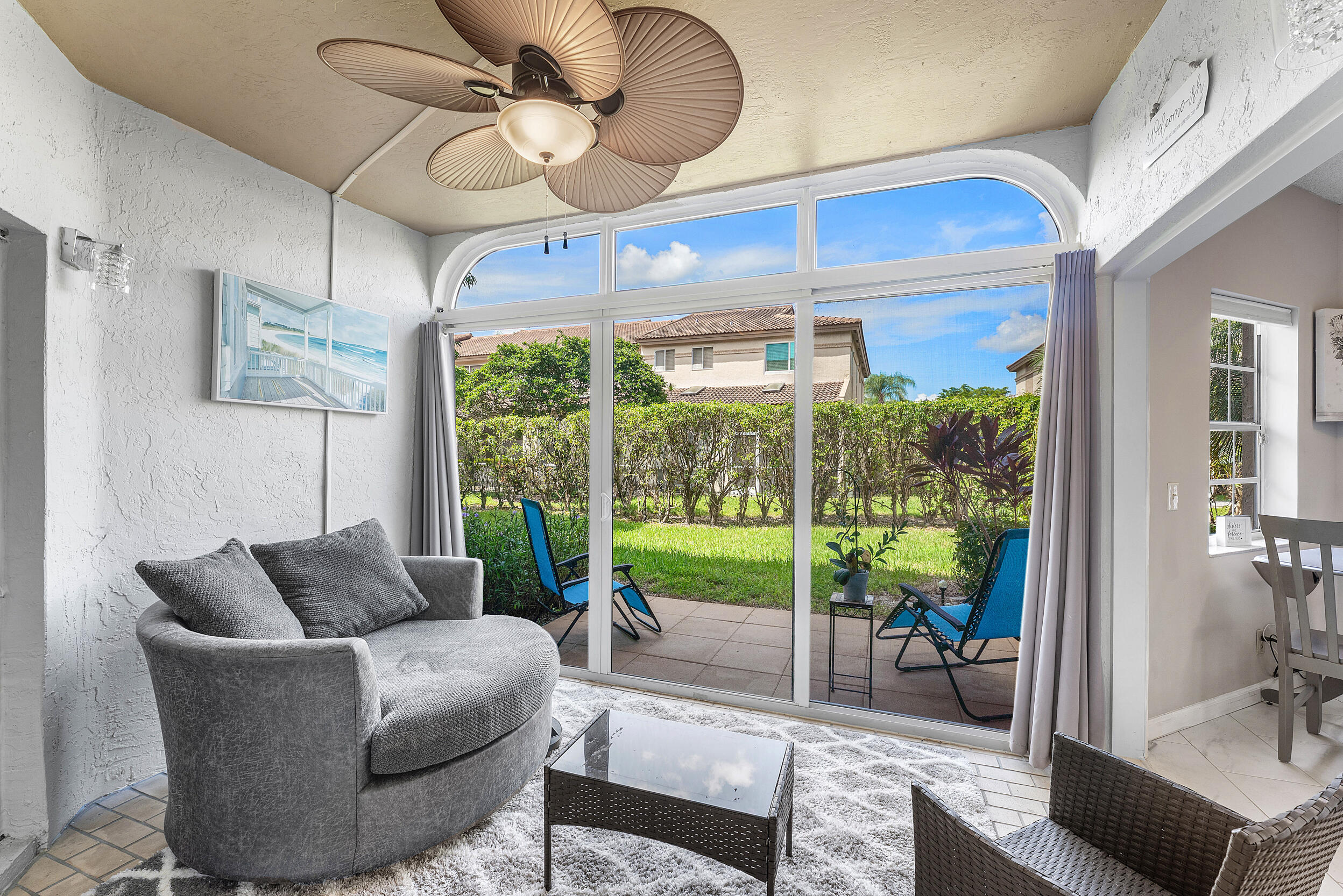 6735 Via Regina Property Photo 5