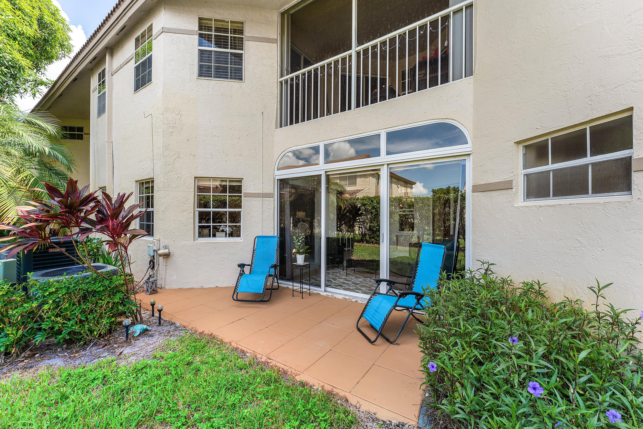 6735 Via Regina Property Photo 6