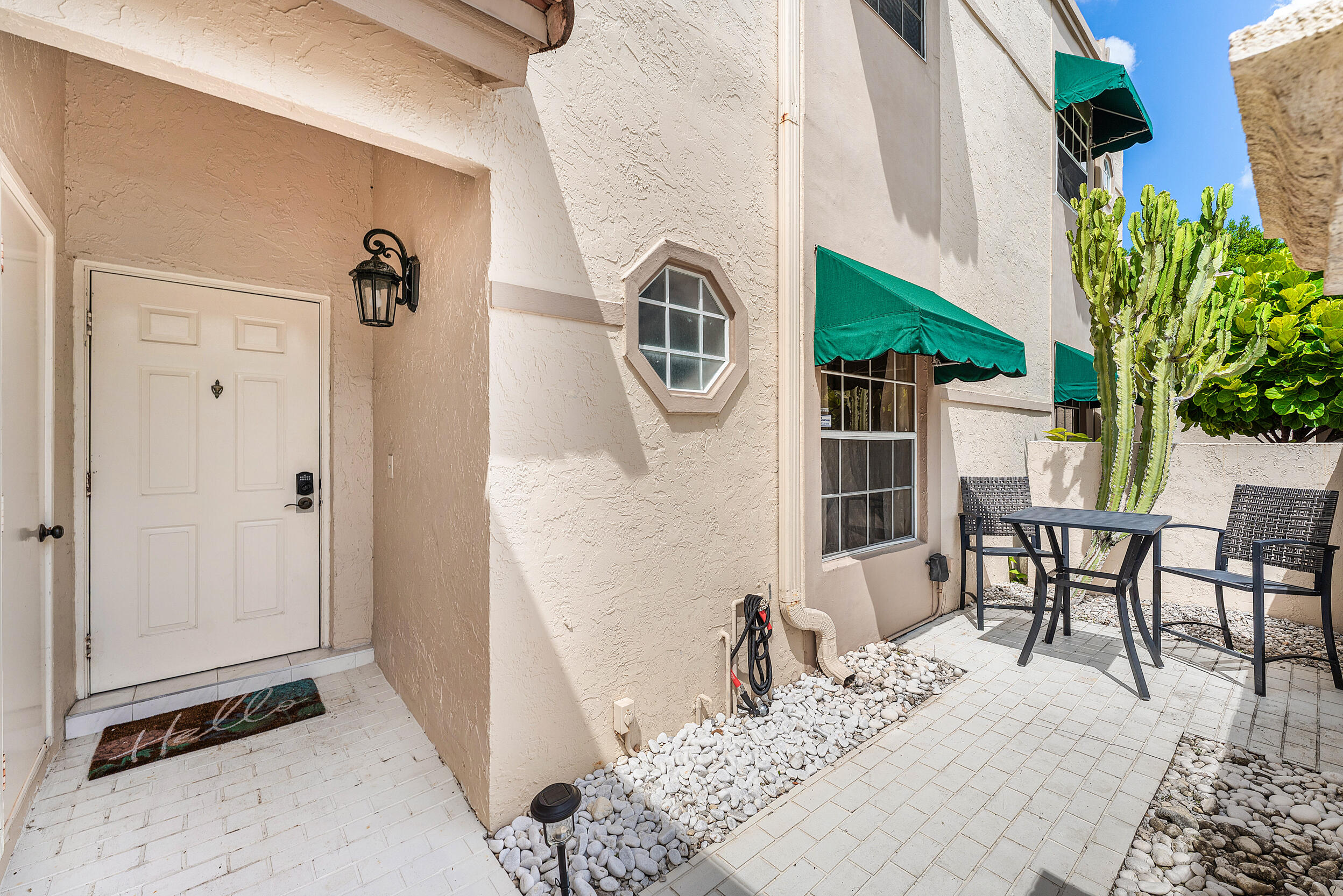 6735 Via Regina Property Photo 8