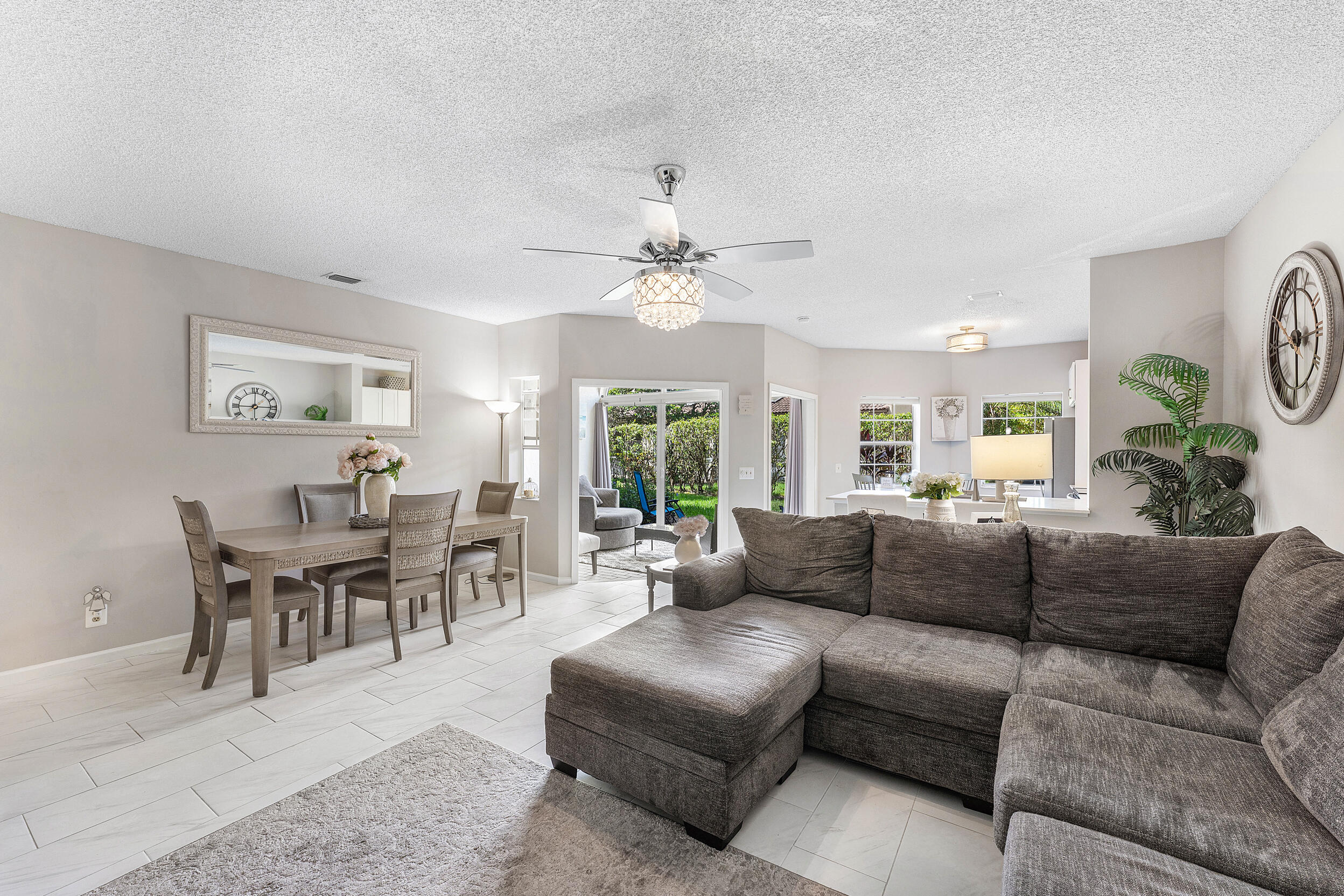 6735 Via Regina Property Photo 15