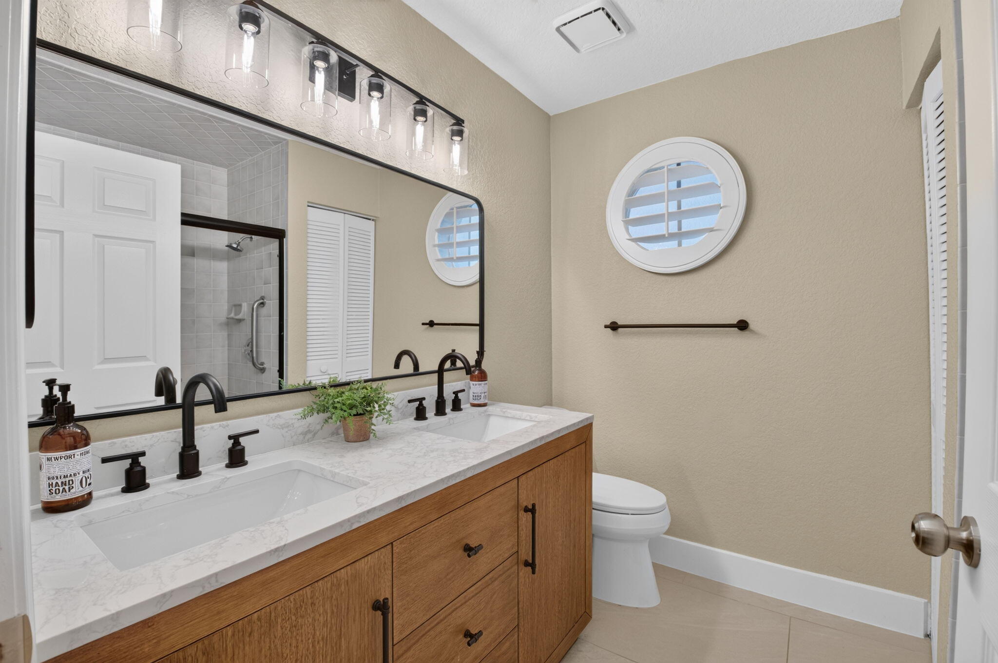 5606 Aspen Ridge Circle Property Photo 18