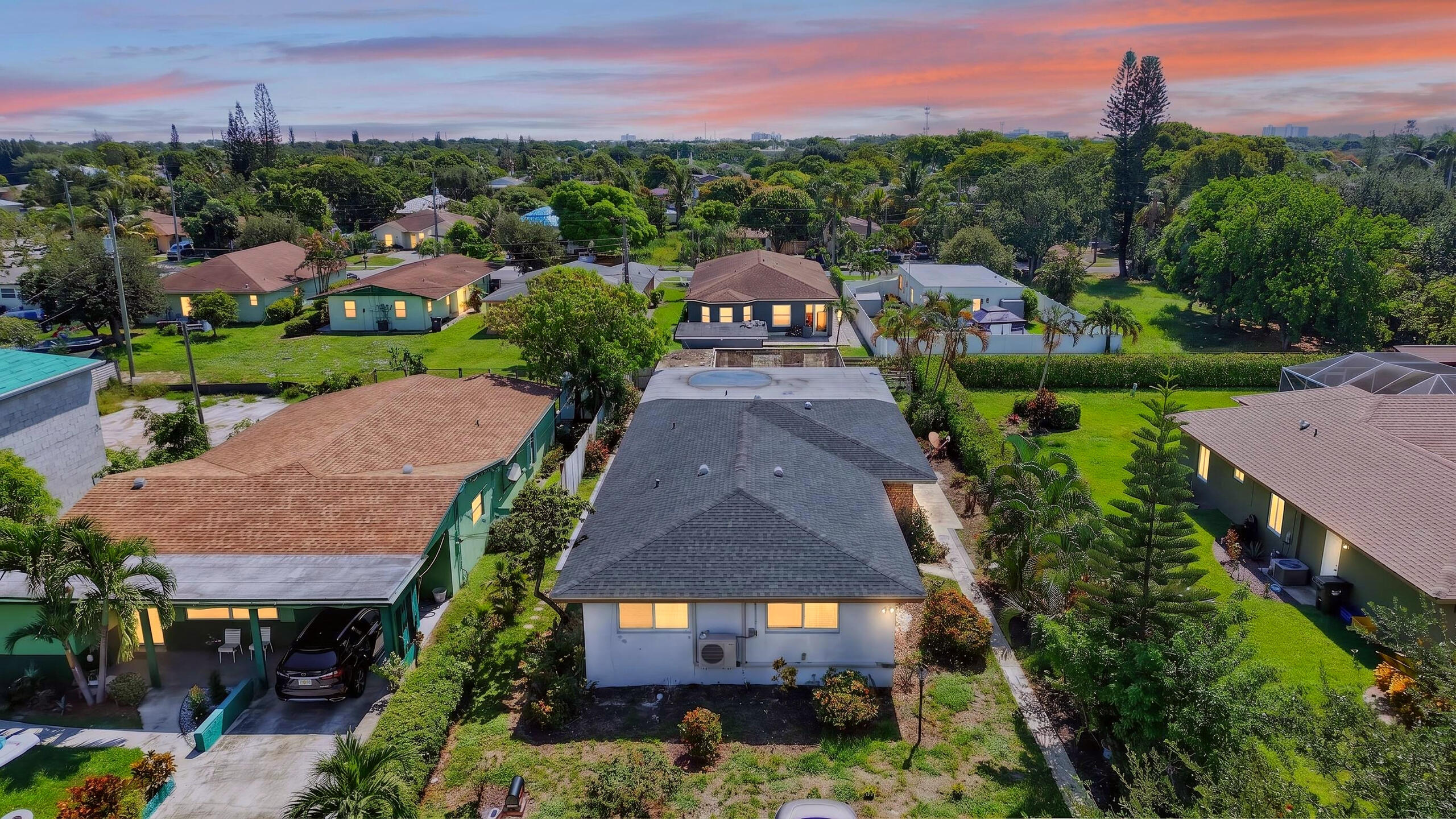 27 NW 14TH Avenue