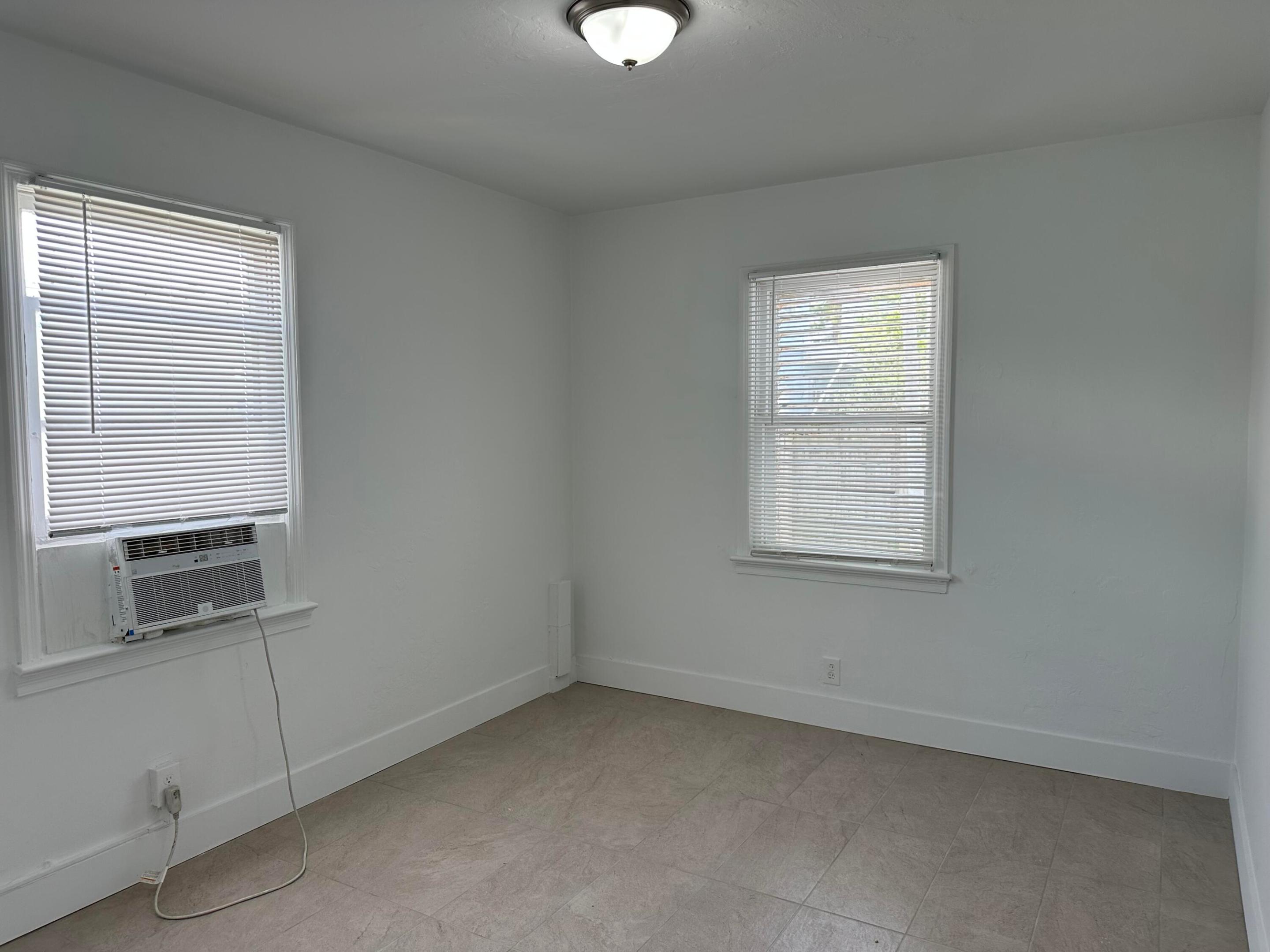 1018 Ne 3rd Street 1018 Property Photo 13