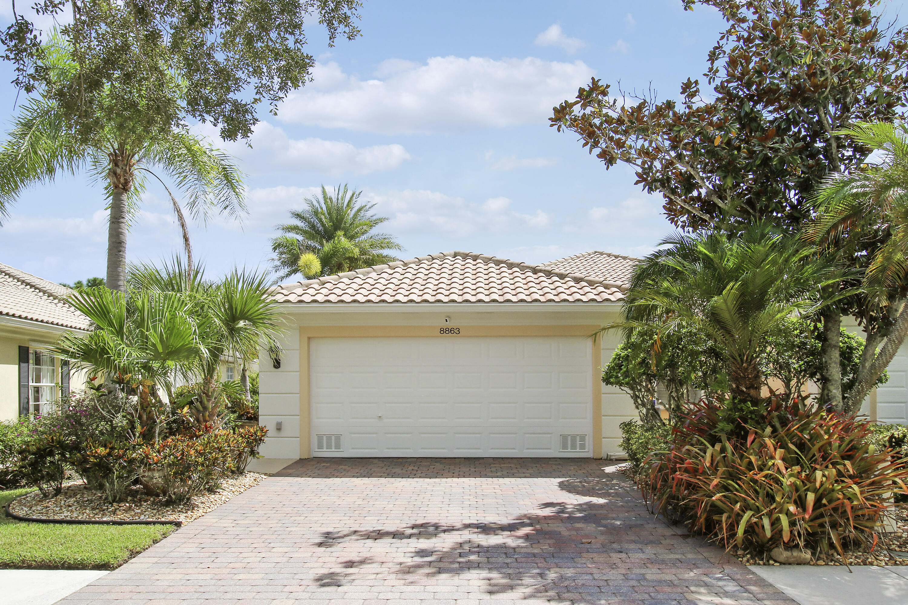 8863 Se Retreat Drive Property Photo 1
