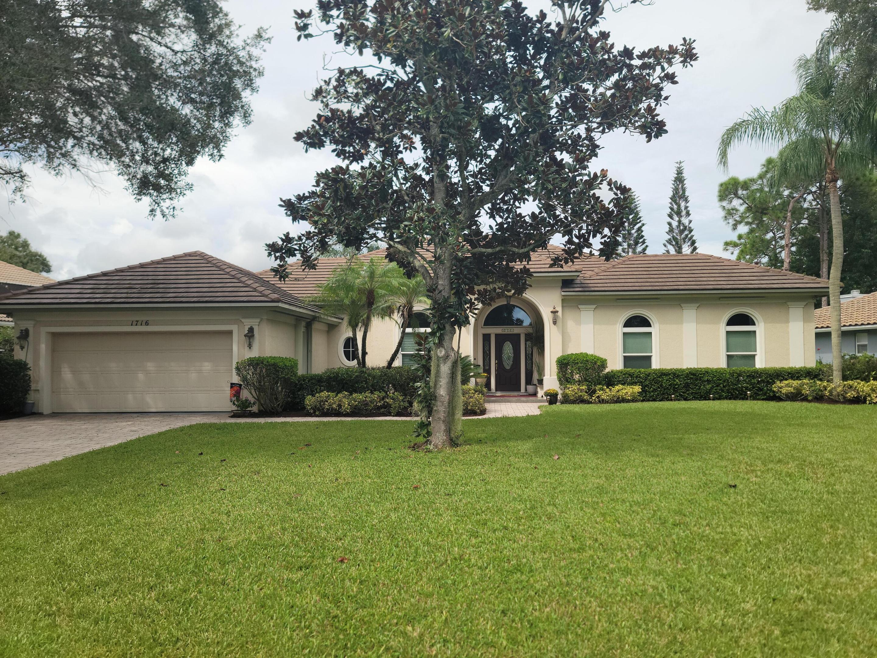 1716 Sw Mockingbird Drive Property Photo 1