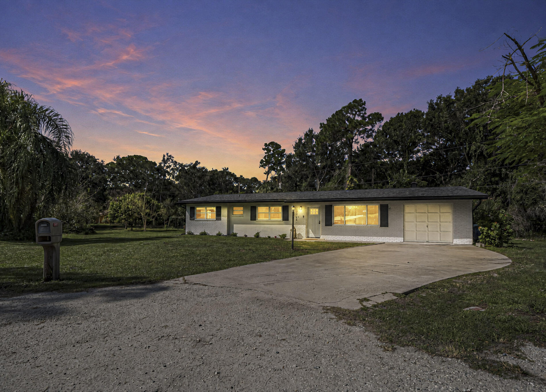 2755 6th Place Property Photo 4
