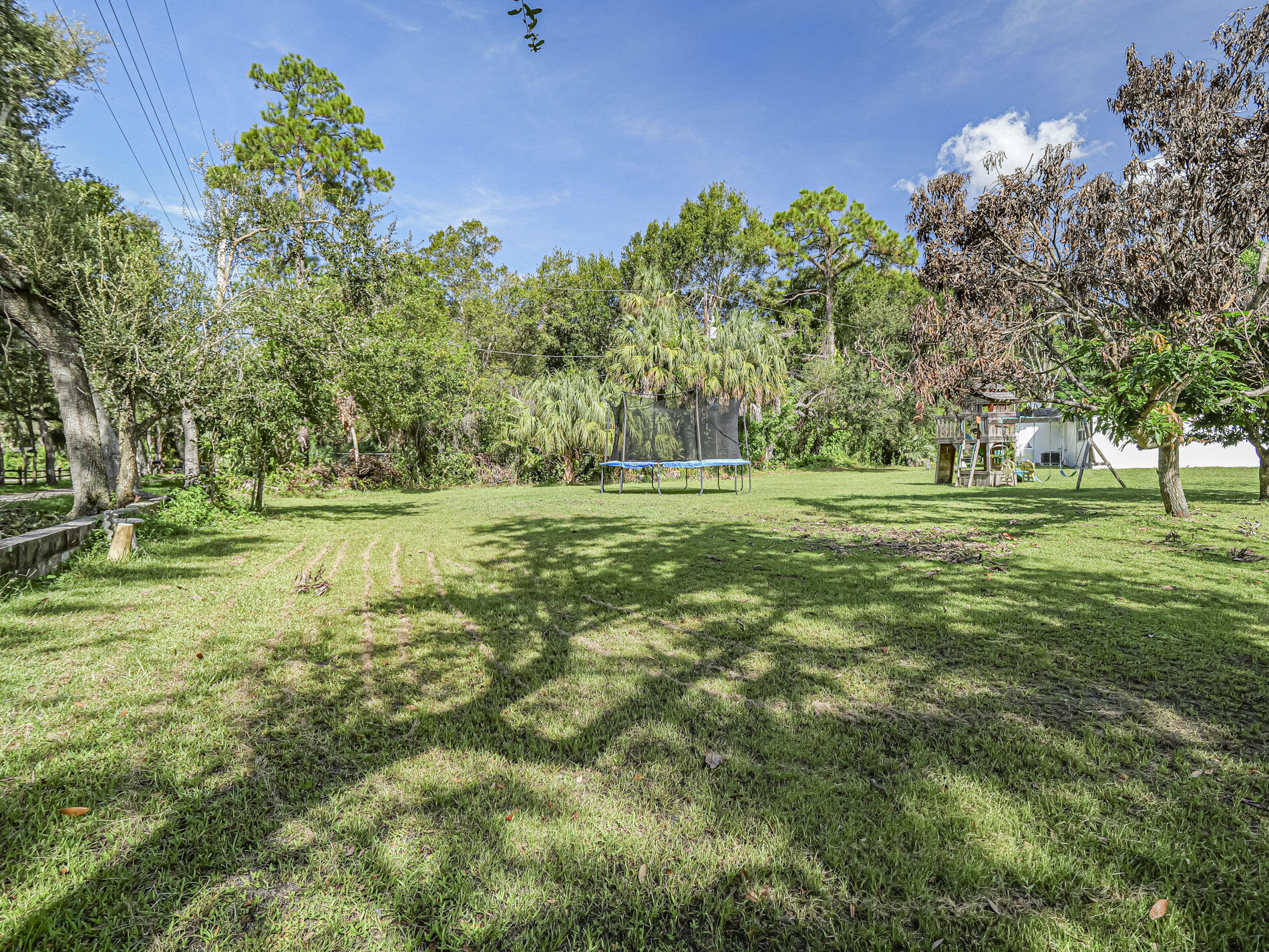 2755 6th Place Property Photo 5