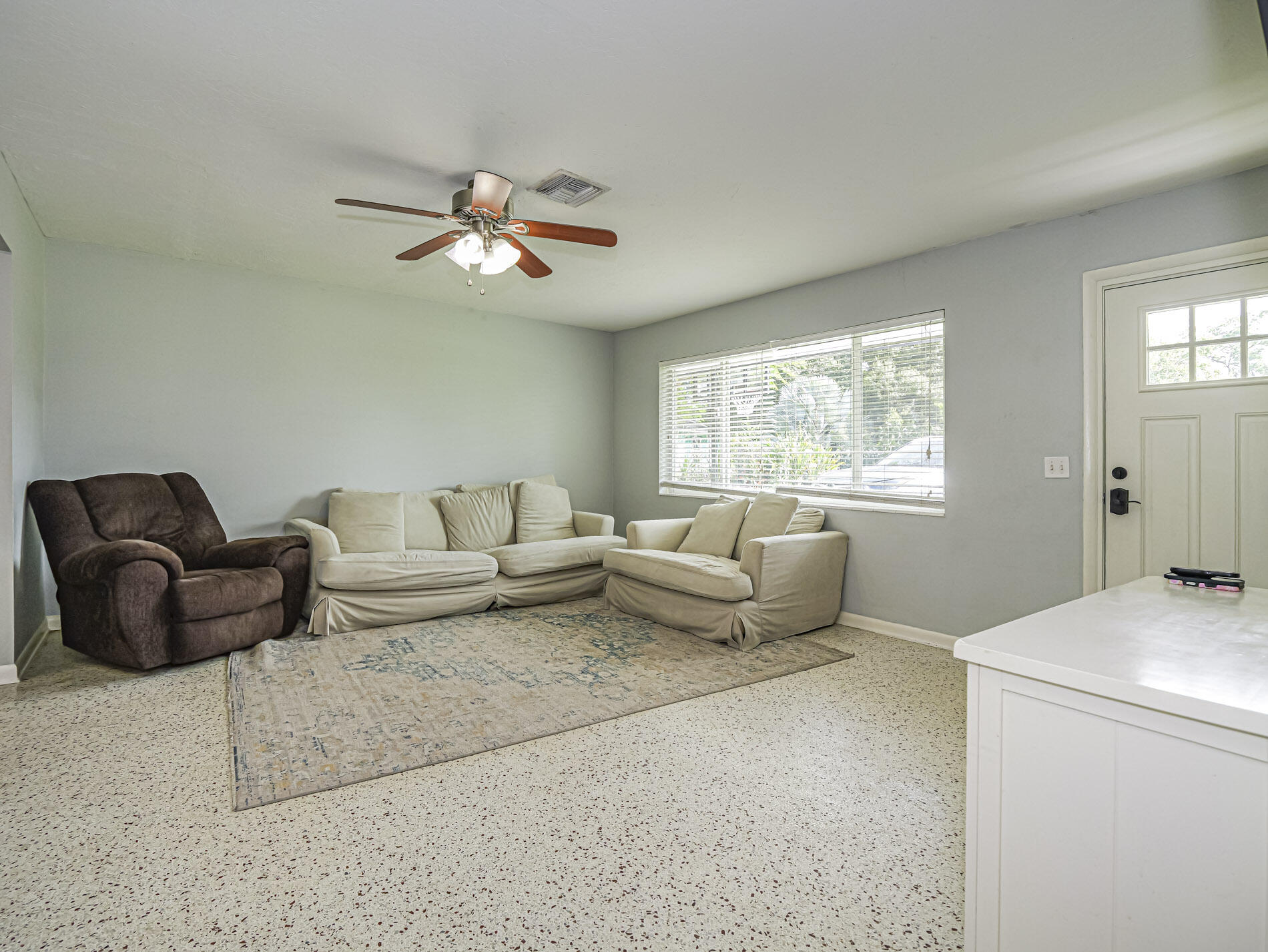 2755 6th Place Property Photo 10