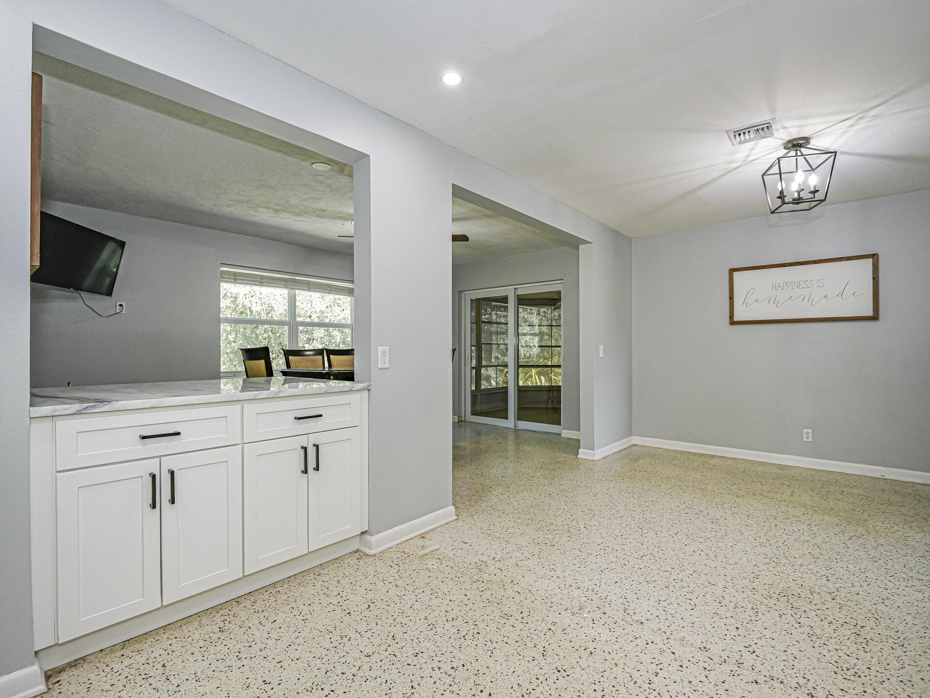 2755 6th Place Property Photo 13