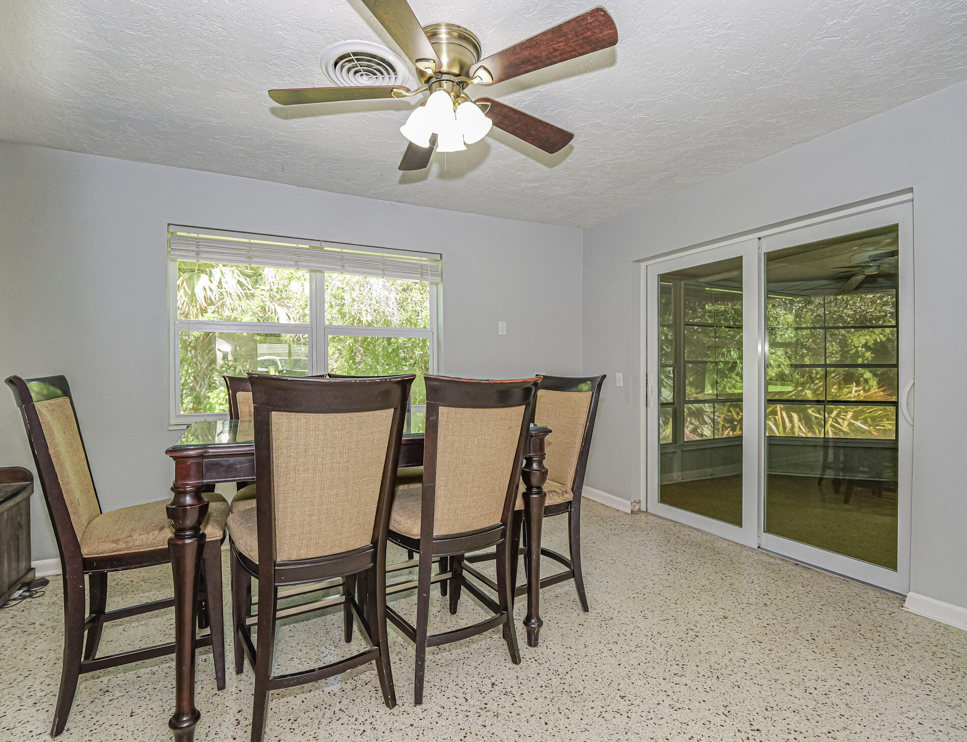 2755 6th Place Property Photo 18