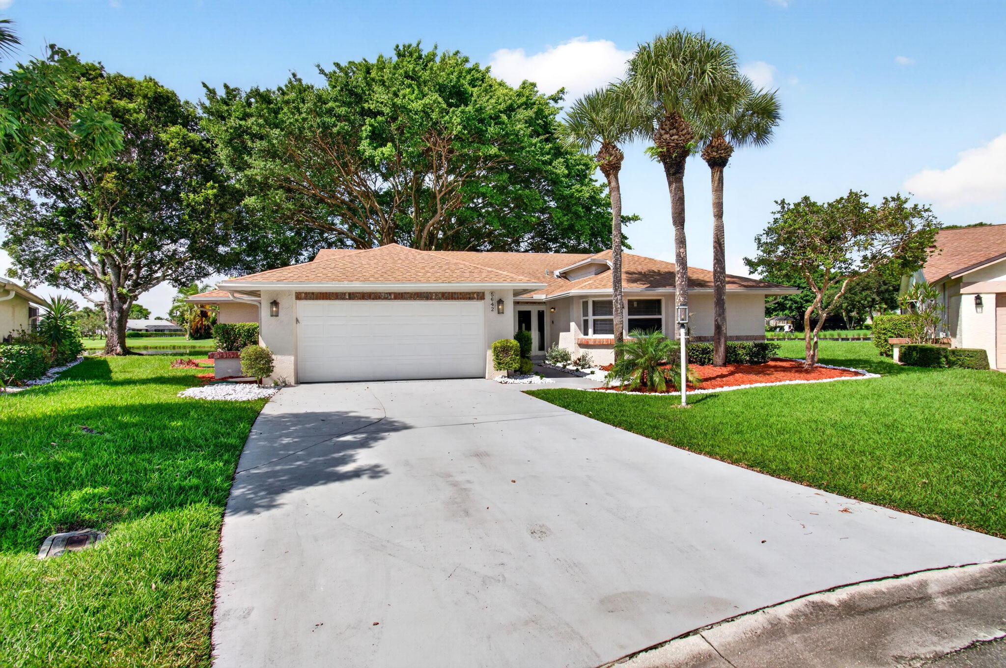 5642 Forest Oaks Terrace Property Photo 1