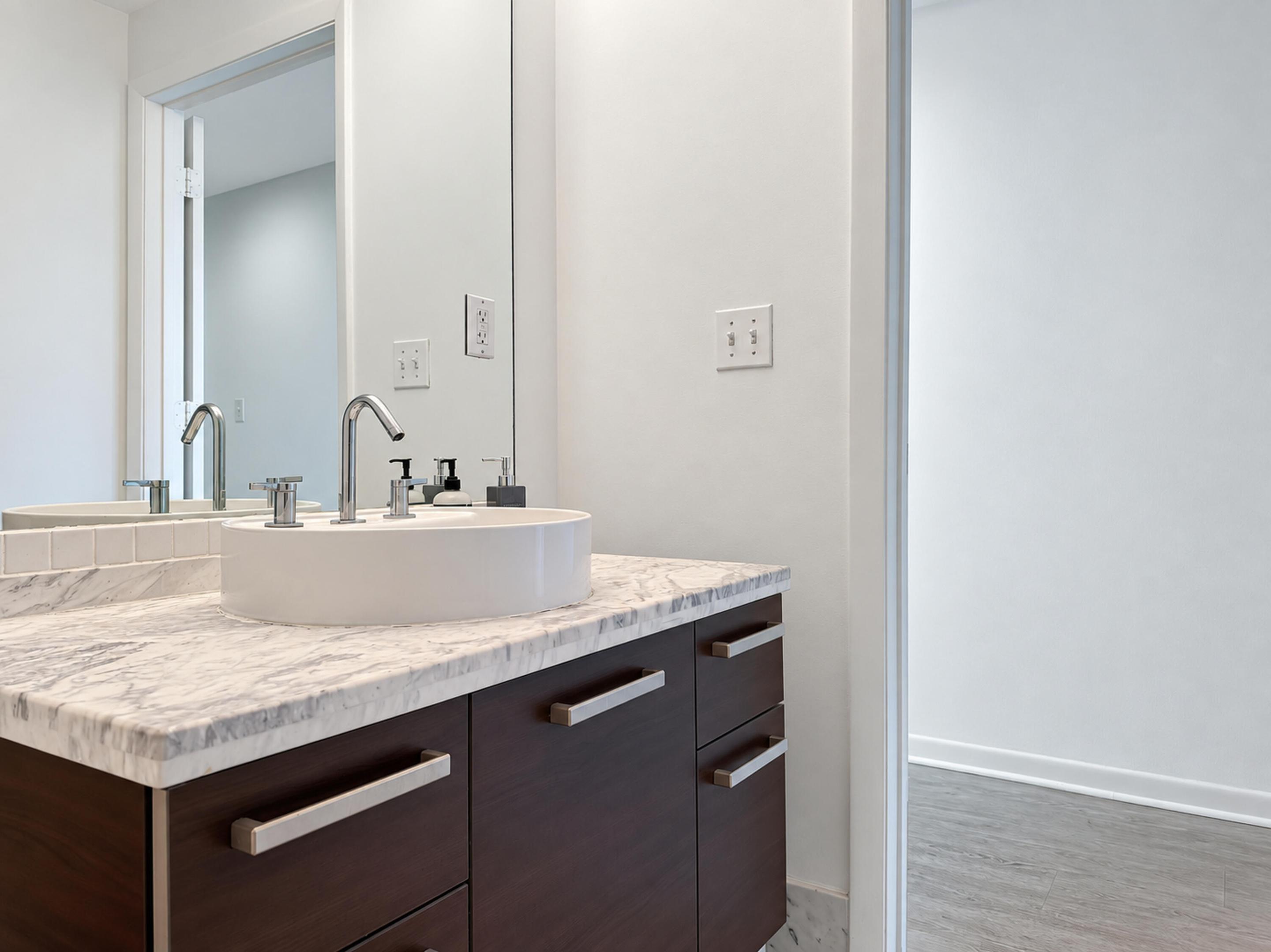 244 Biscayne Boulevard 3005 Property Photo 5