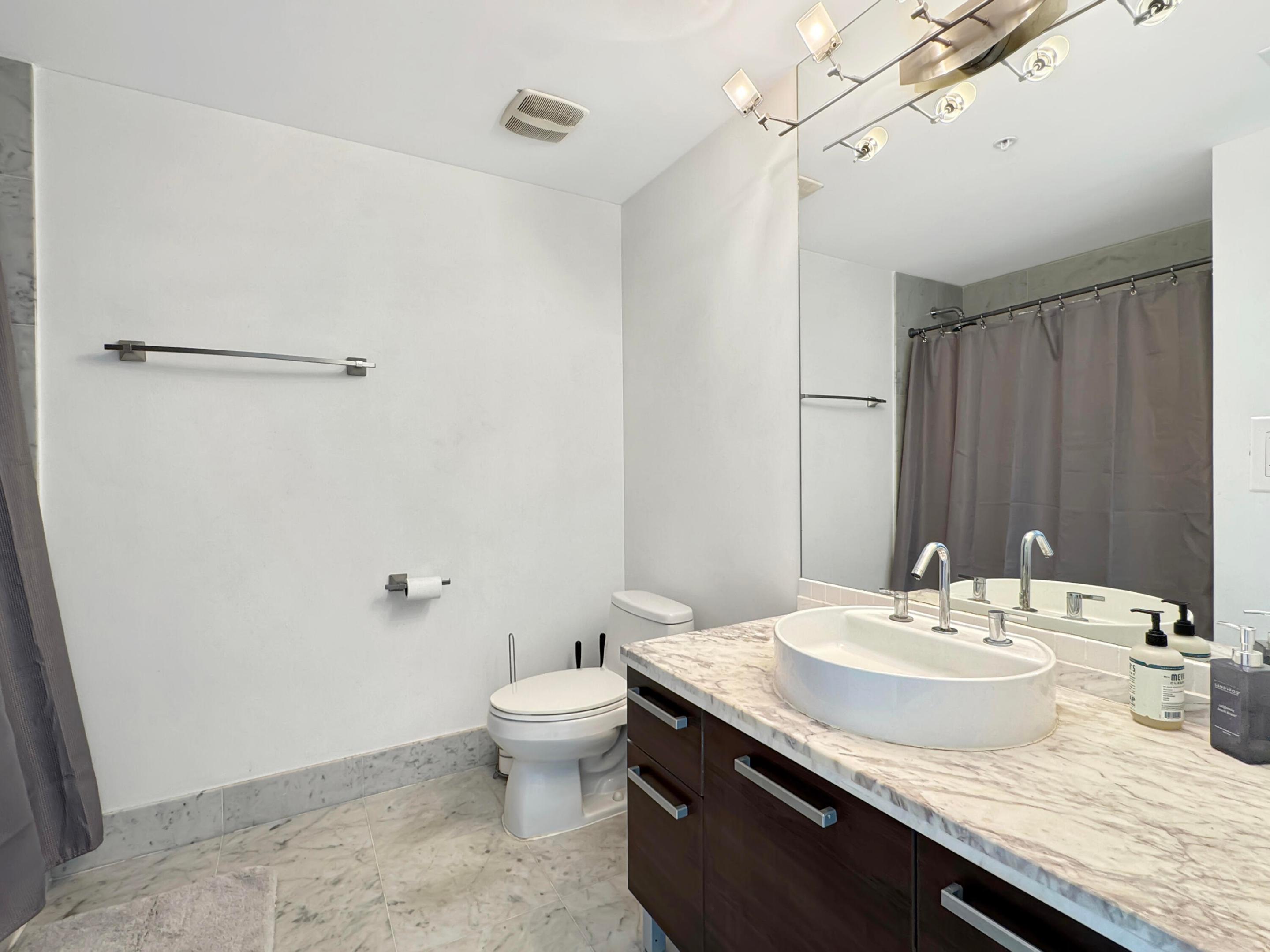 244 Biscayne Boulevard 3005 Property Photo 16