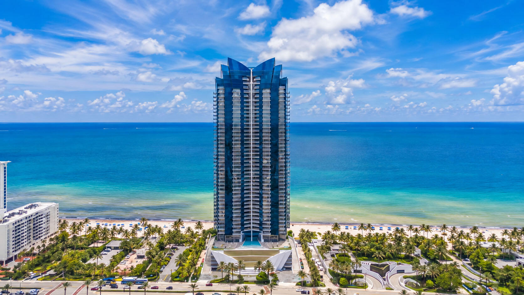 17121 Collins Avenue 2207 Property Photo 1