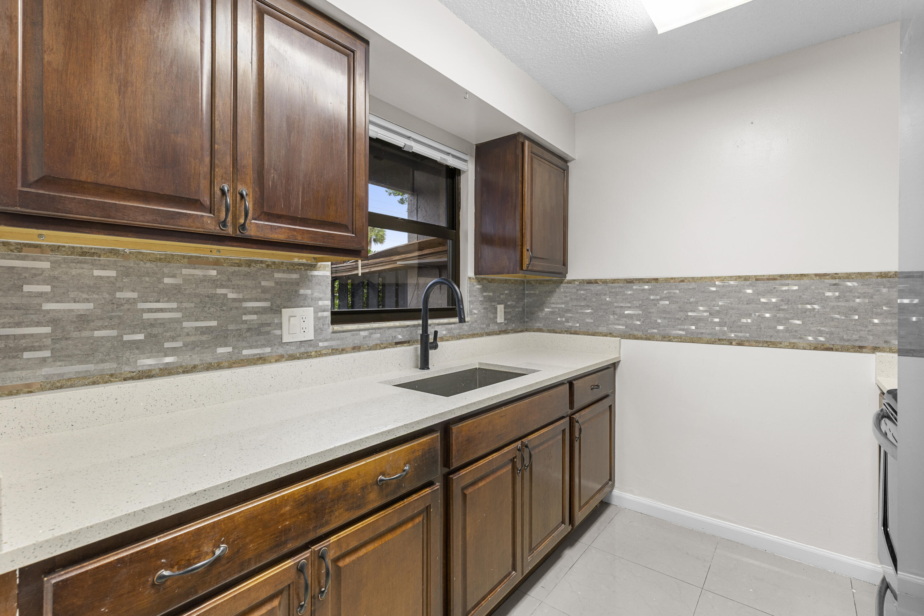 5703 Channel Drive Property Photo 11