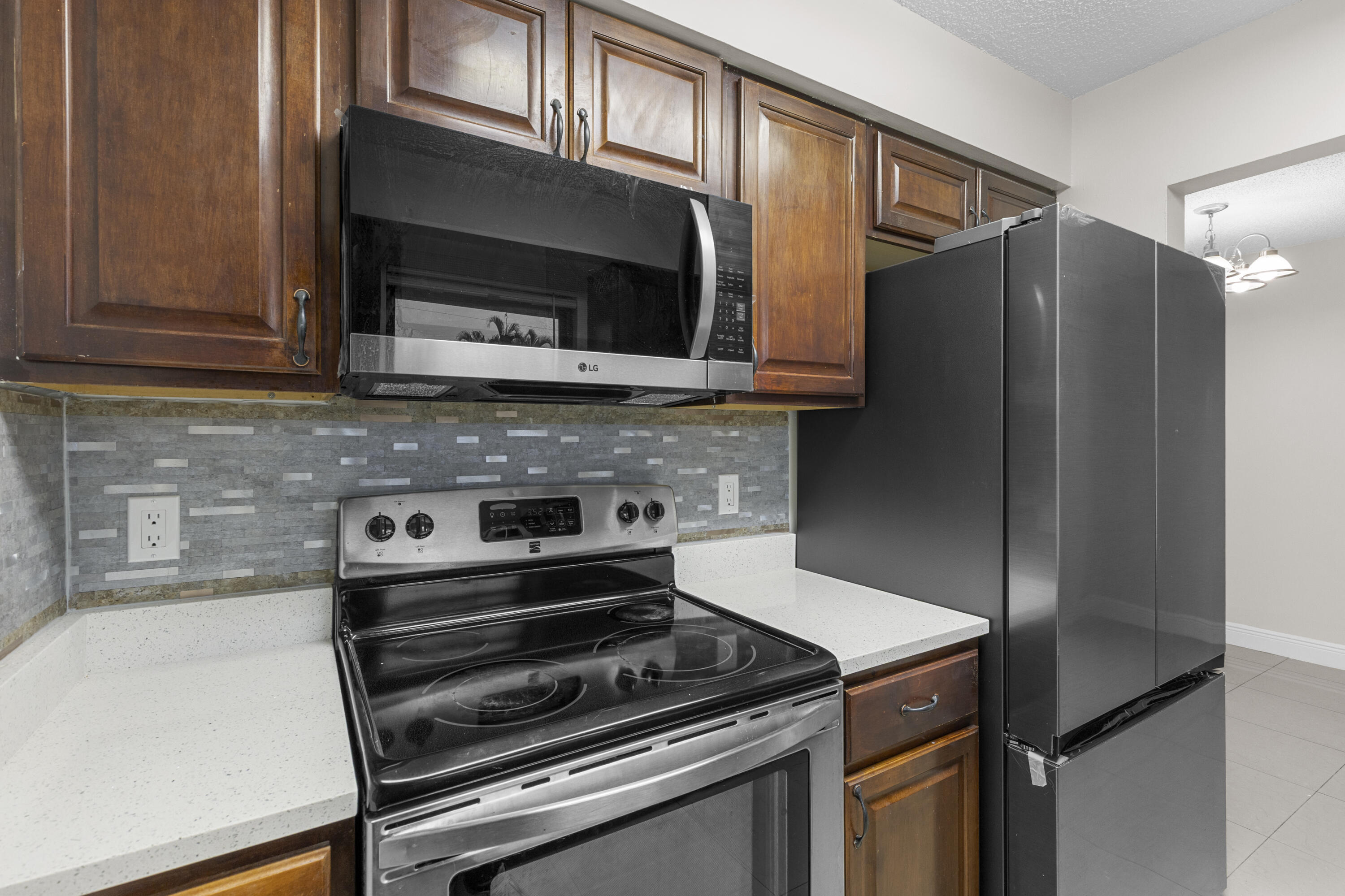 5703 Channel Drive Property Photo 12