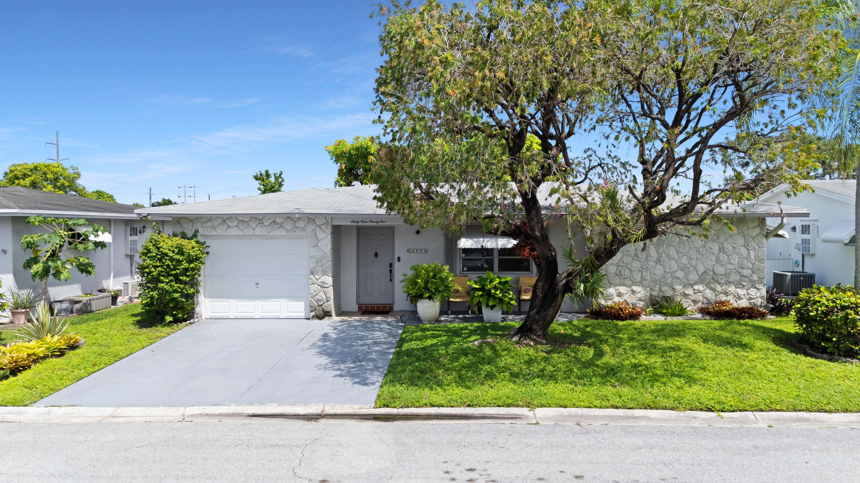 6995 Nw 10th Court Property Photo 1