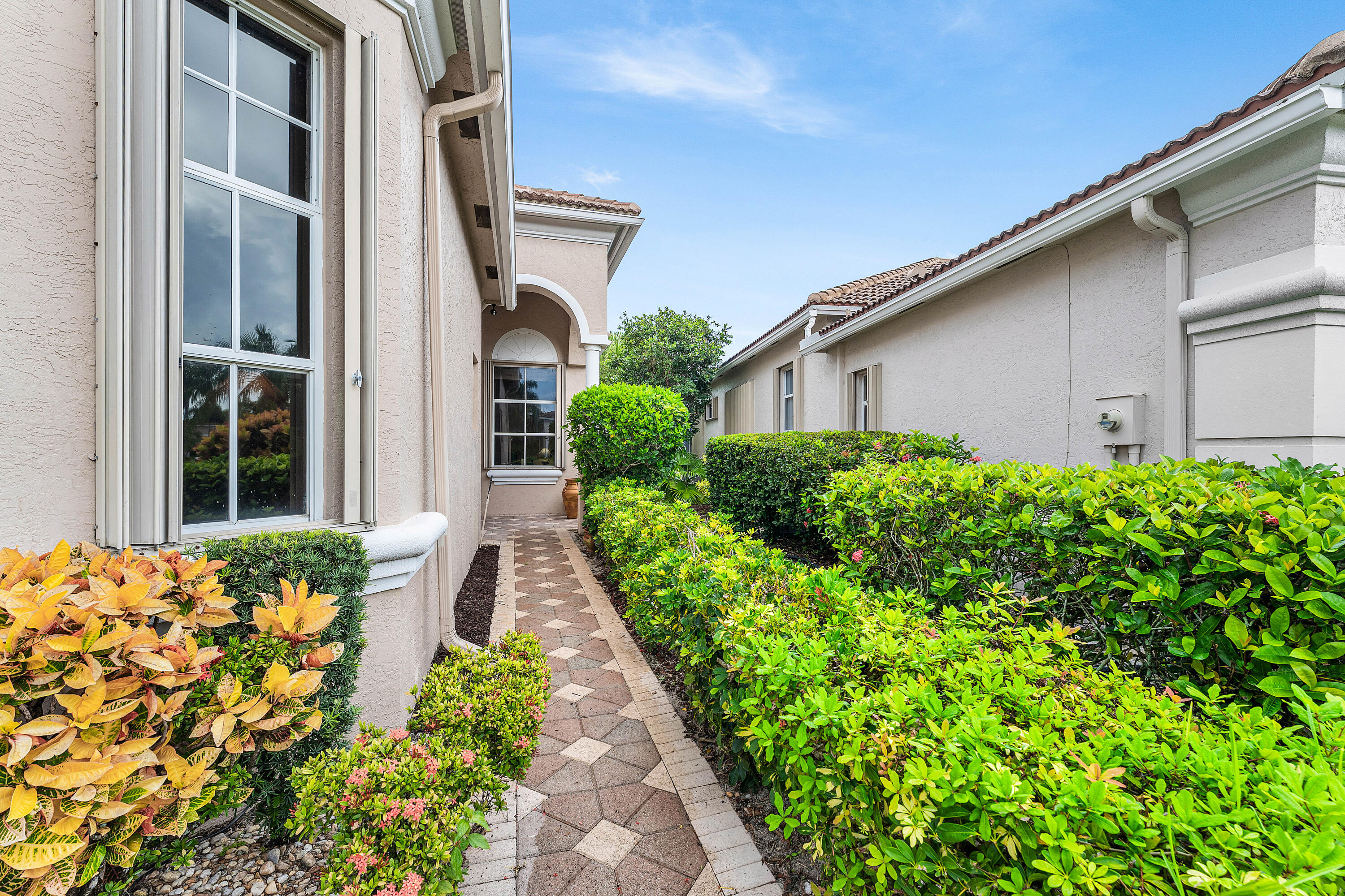 6947 Fairway Lakes Drive Property Photo 4