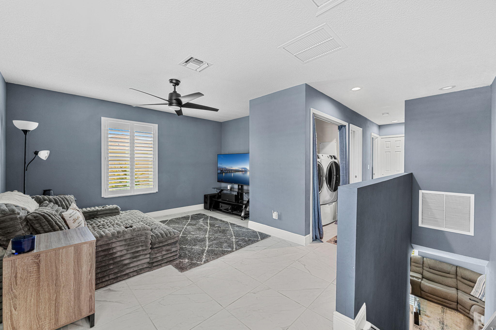 313 Palm Breezes Drive Property Photo 15