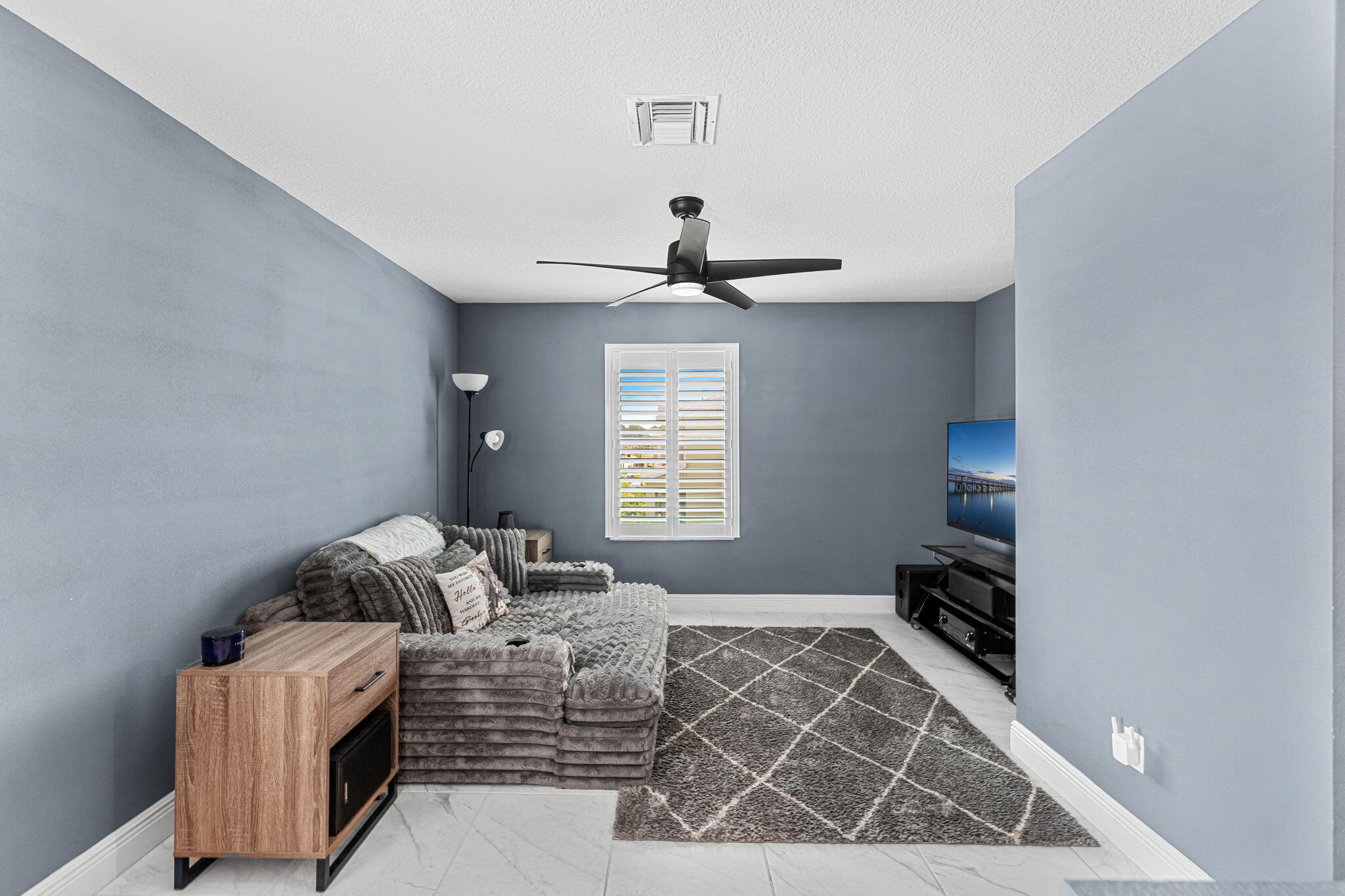 313 Palm Breezes Drive Property Photo 18