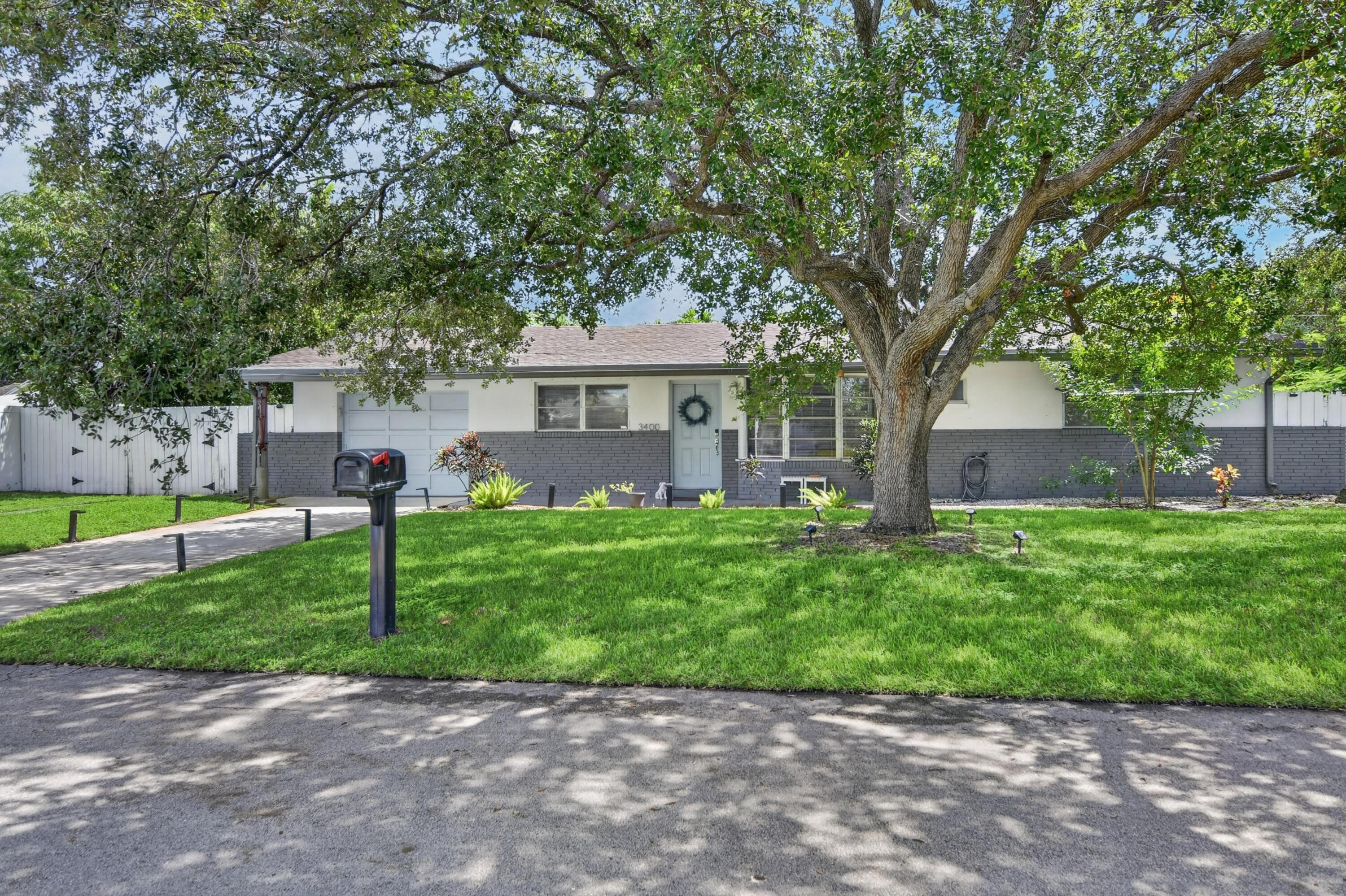3400 Ne 5th Avenue Property Photo 1