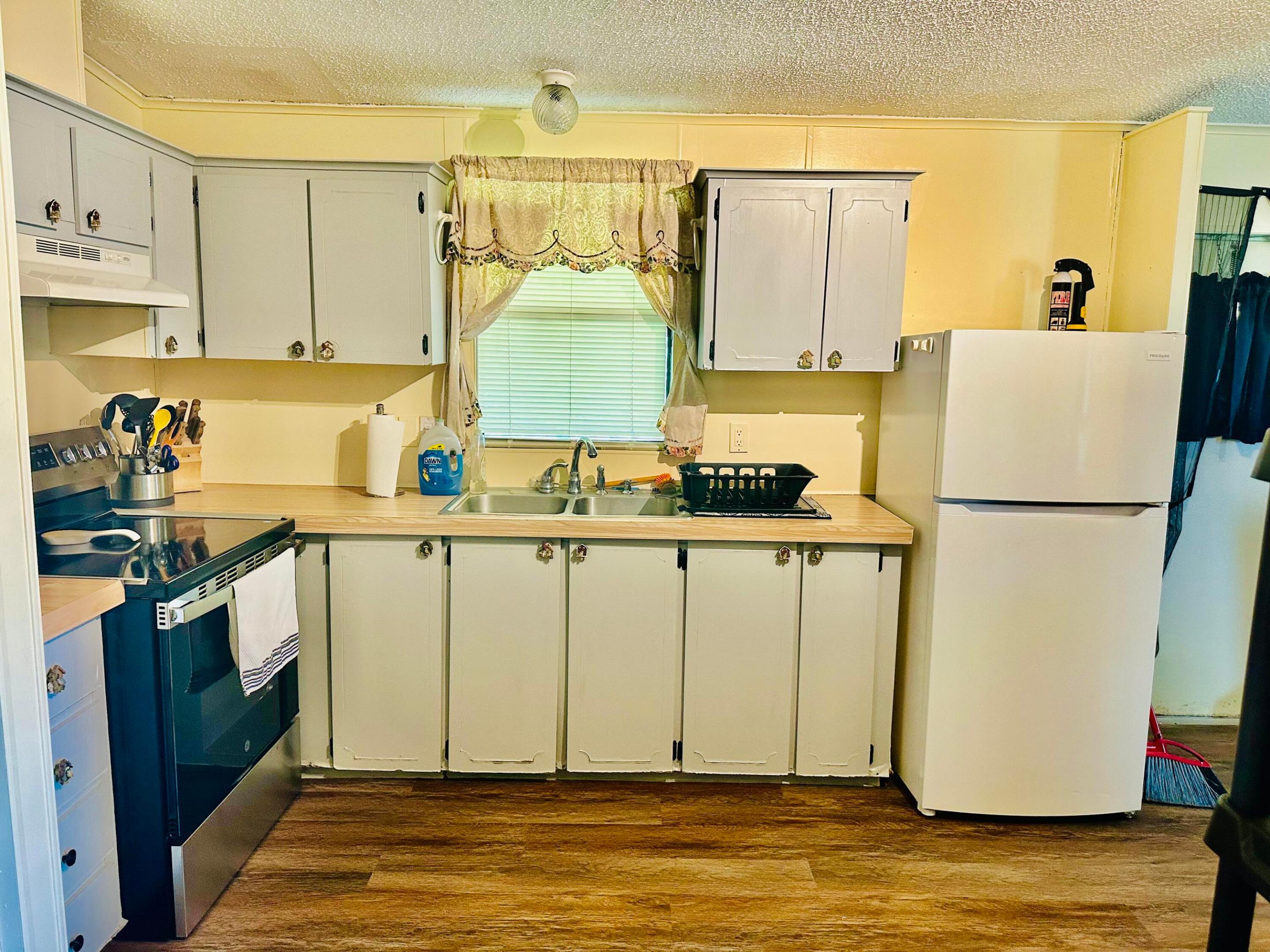1230 Chobee Street Property Photo 3