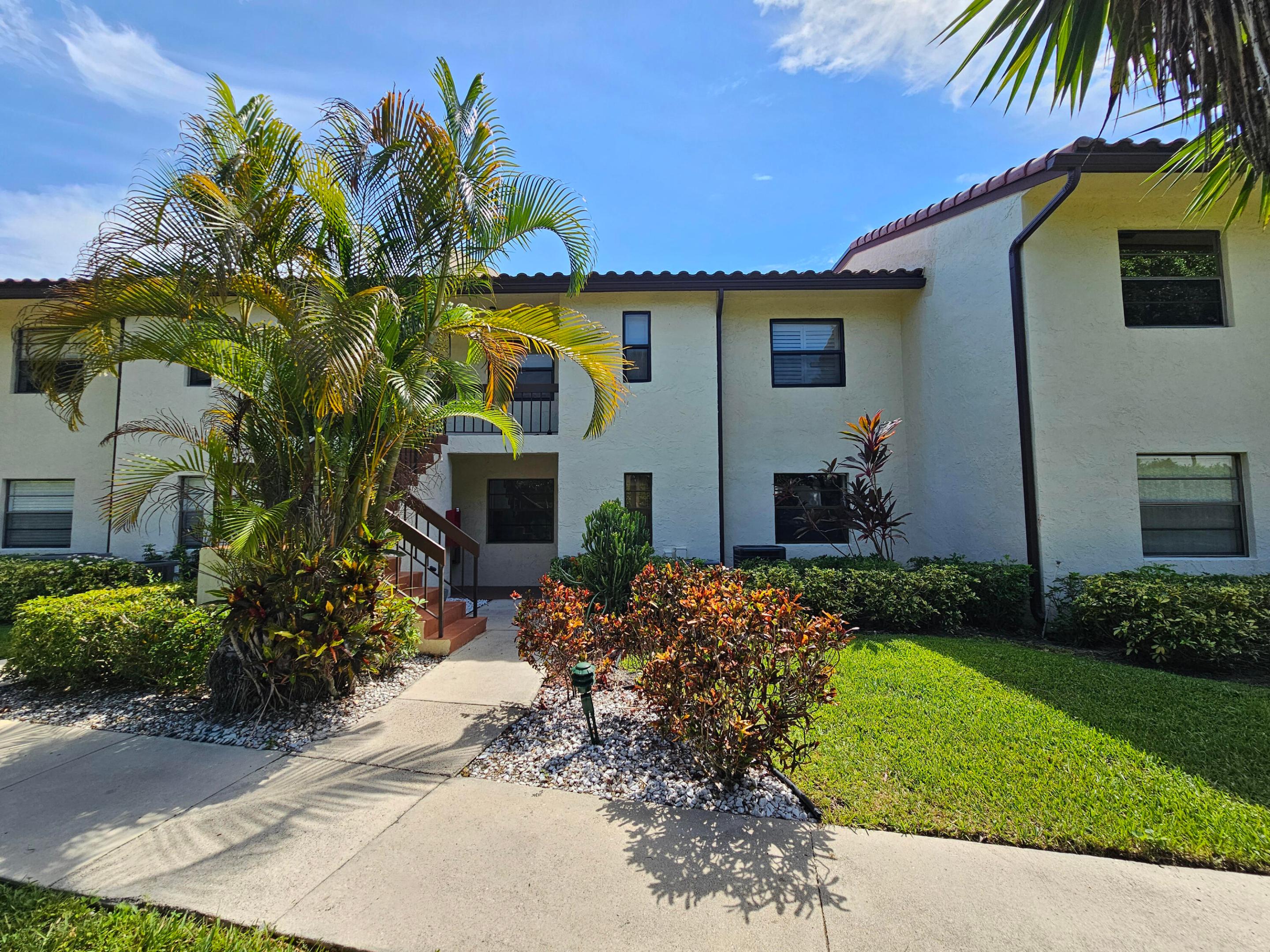 21815 Arriba Real 12e Property Photo 1