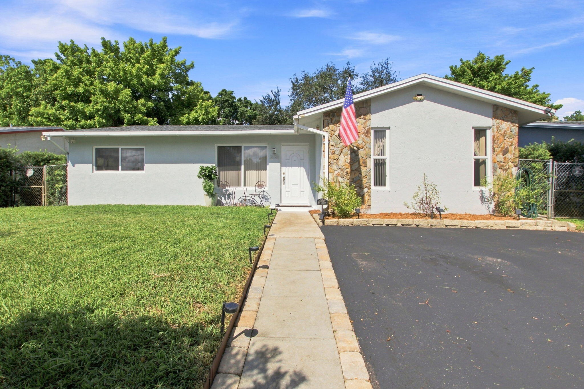 3130 N 72nd Terrace