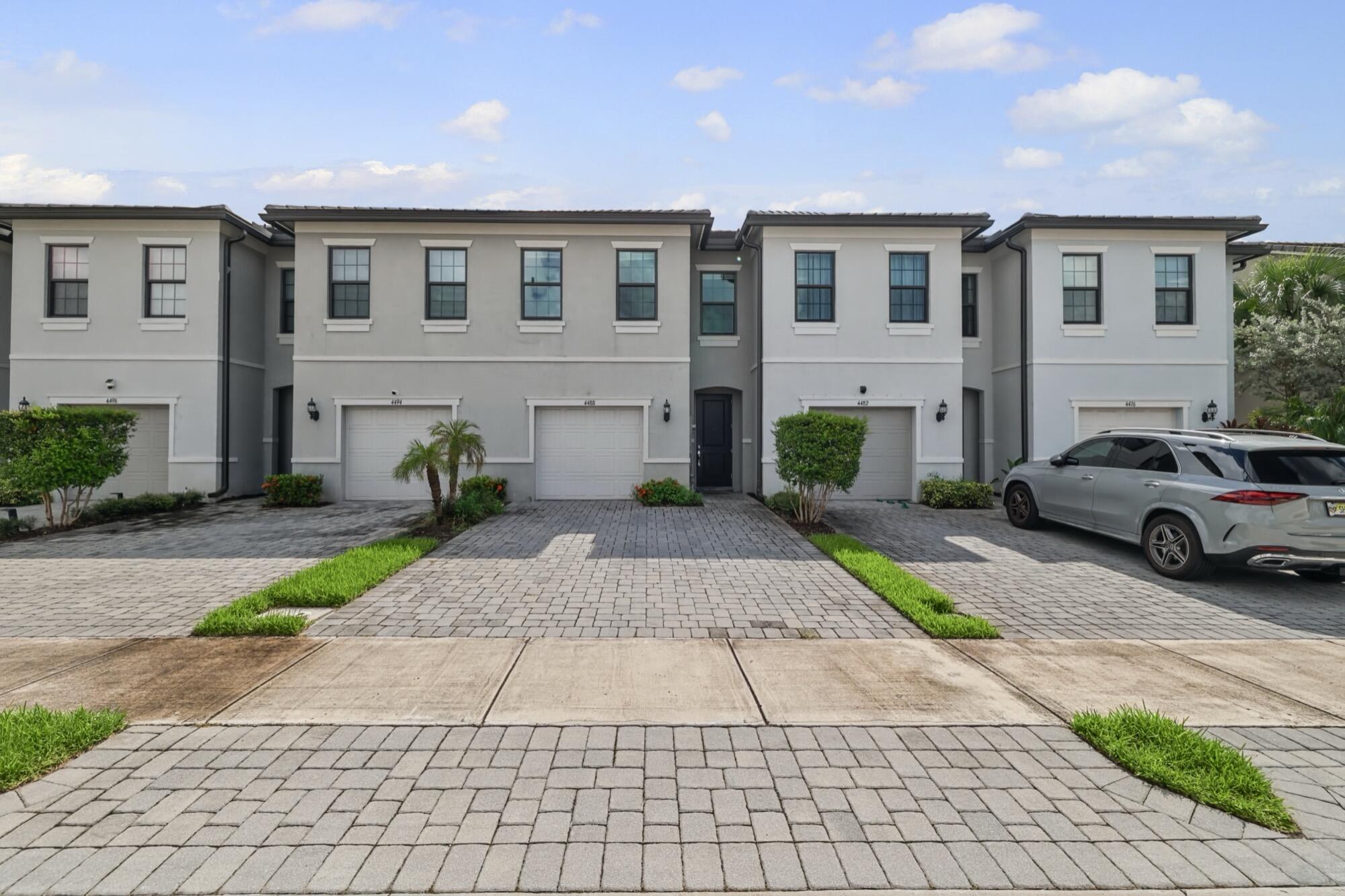 4488 Appleton Circle E Property Photo 1