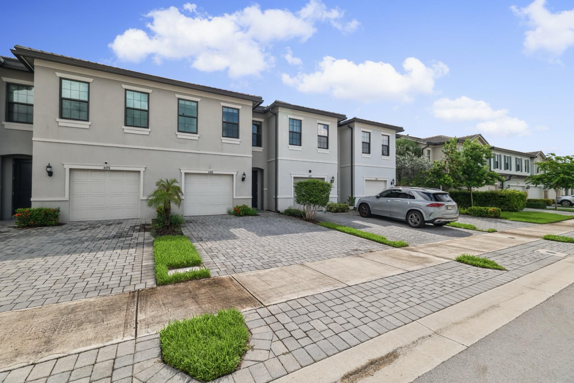 4488 Appleton Circle E Property Photo 3