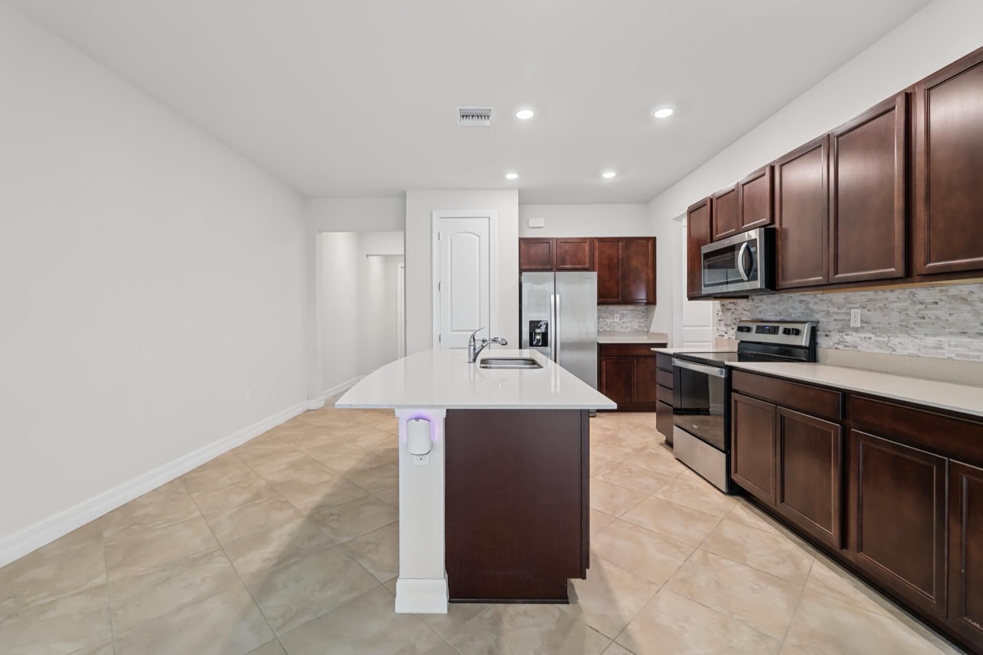 4488 Appleton Circle E Property Photo 9