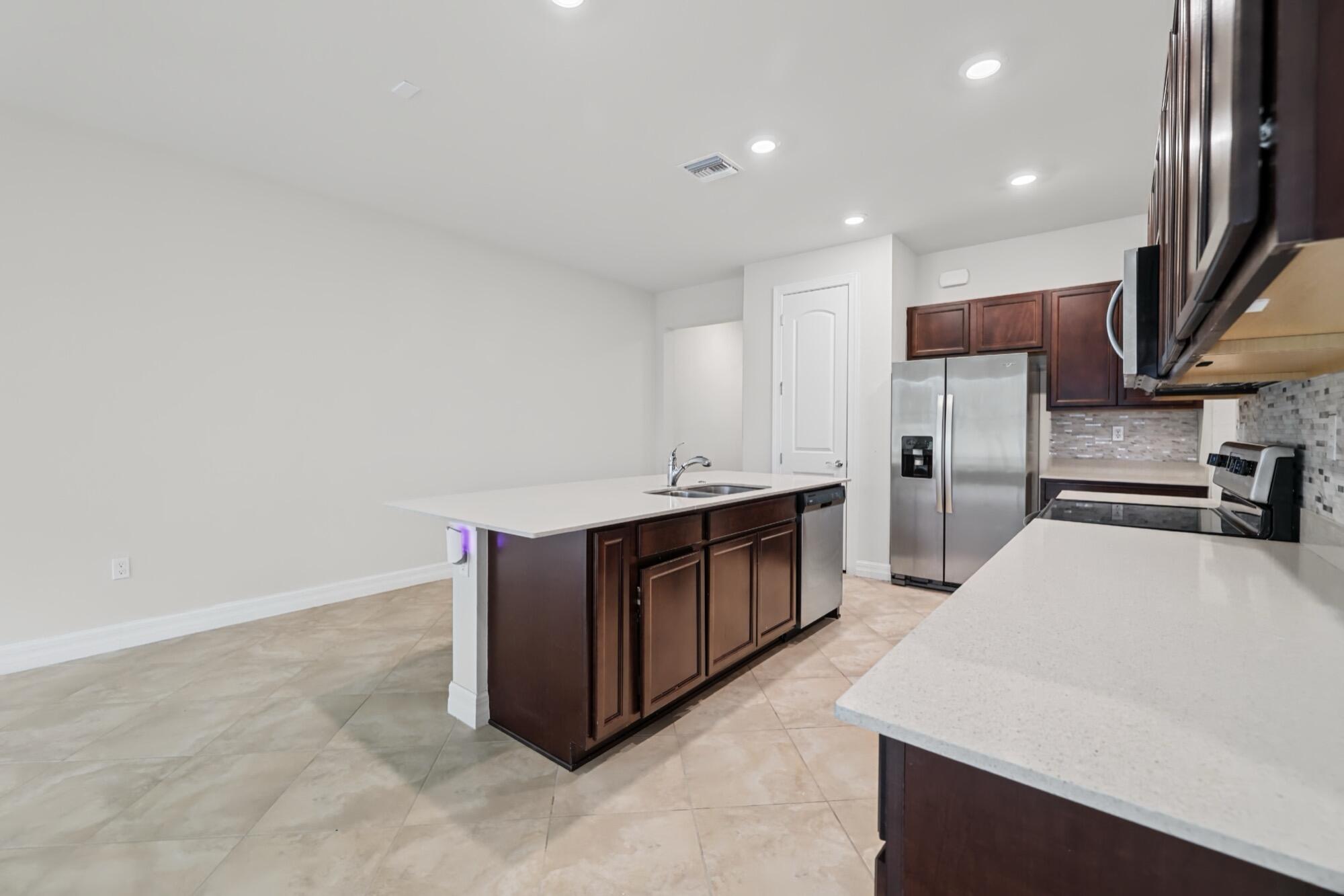 4488 Appleton Circle E Property Photo 10